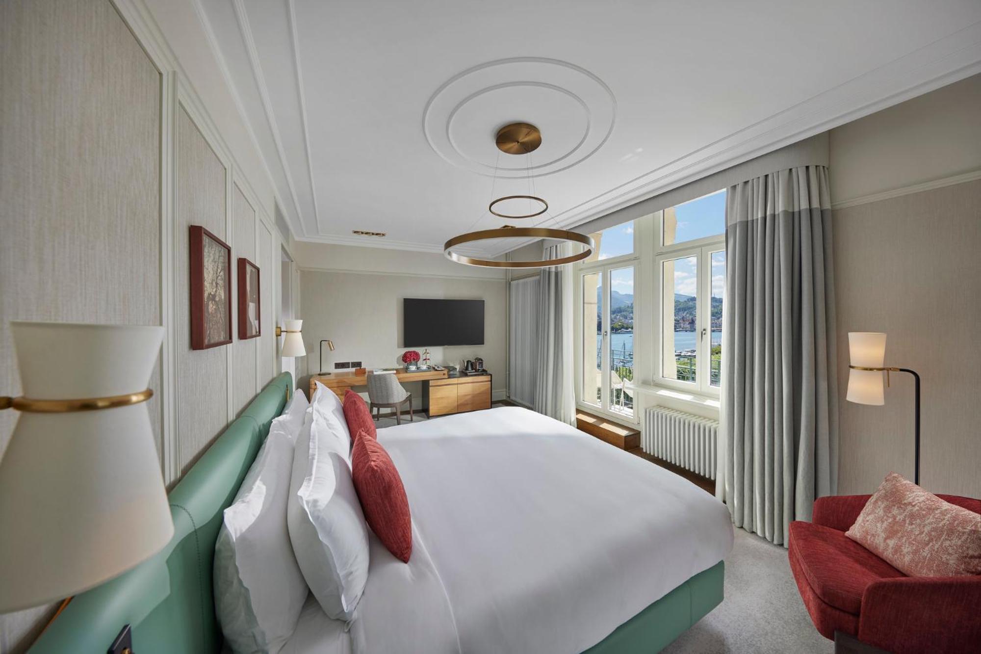 Deluxe Lake View Room Balcony