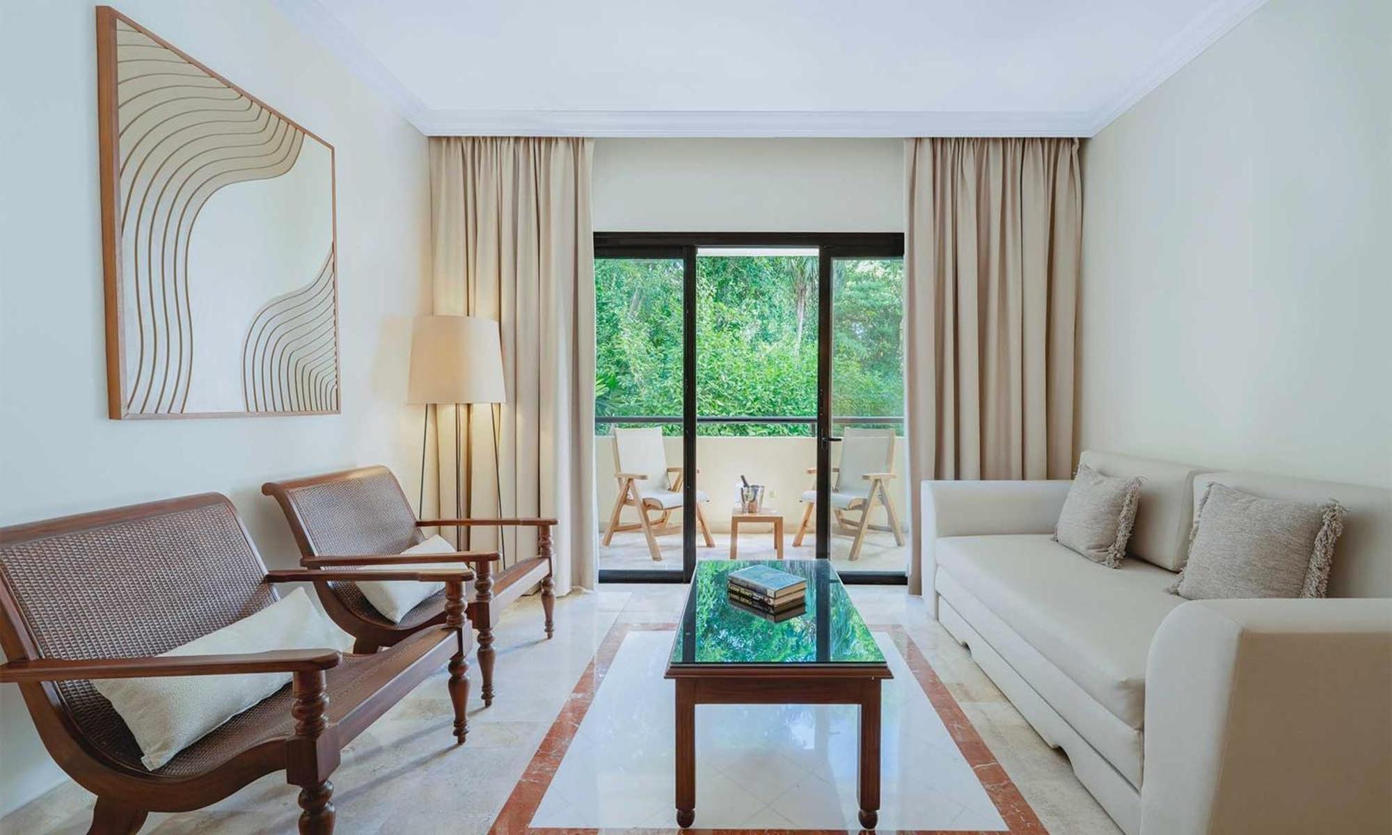 Junior Suite Poolside