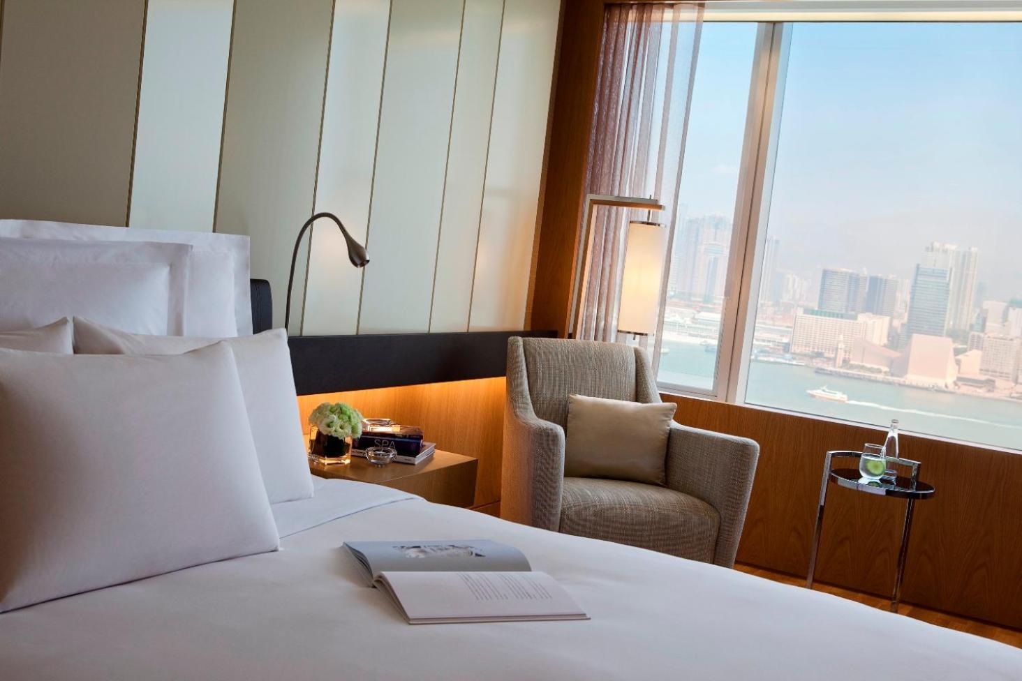 Queen Room Victoria Harbour View