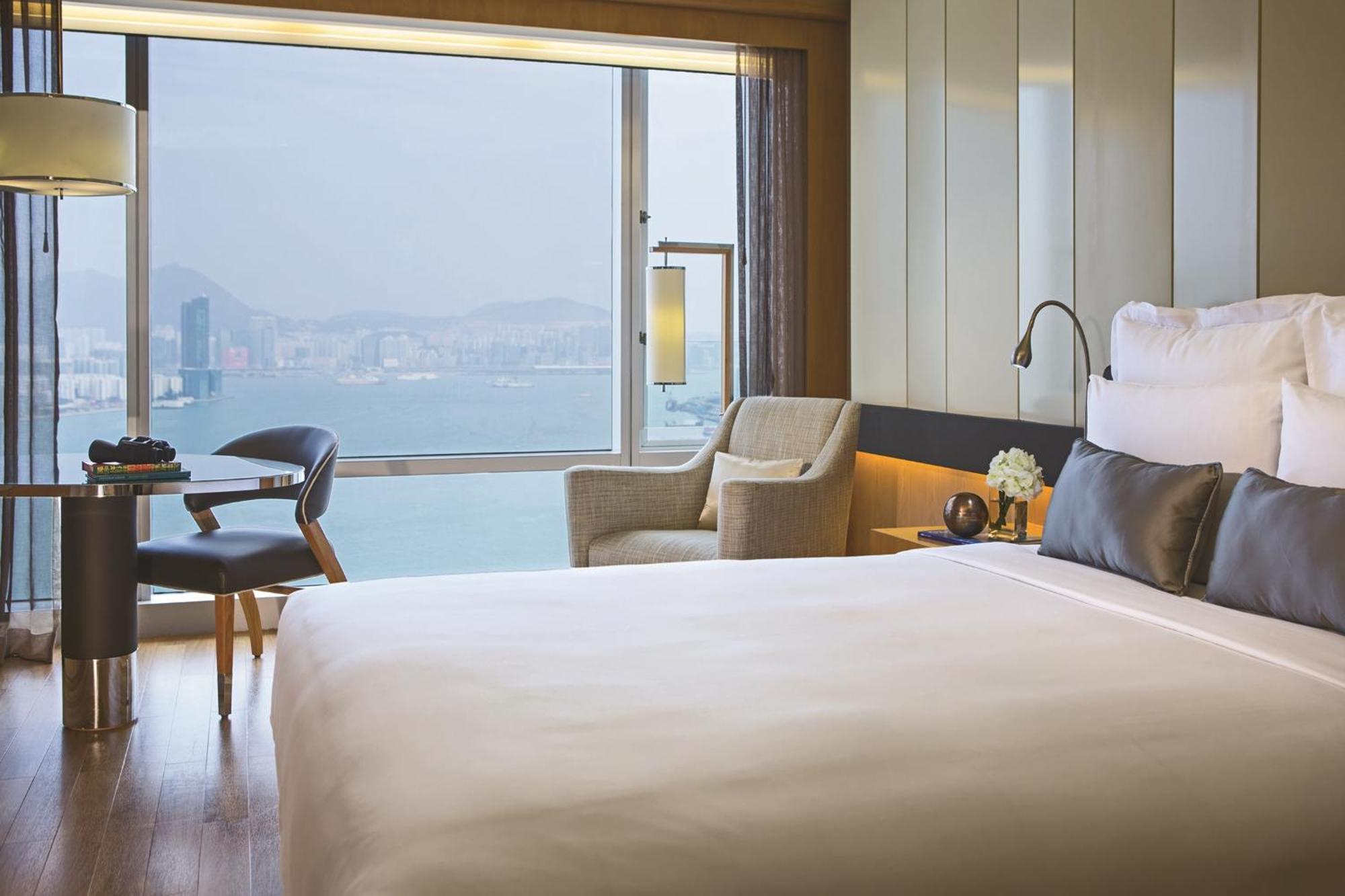 Queen Room Victoria Harbour View