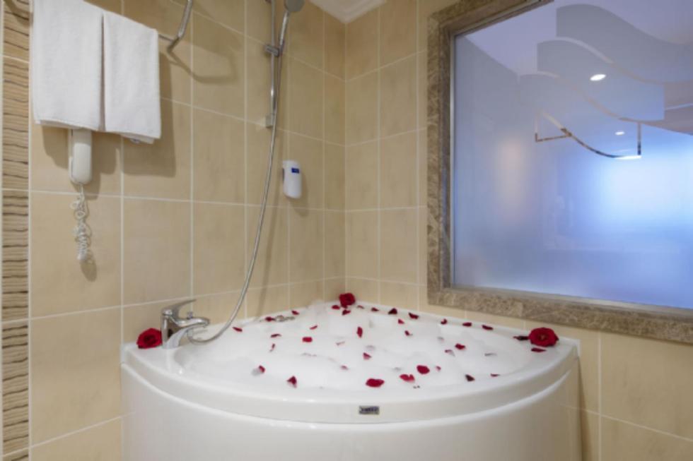 Suite,1706826080:JPEG