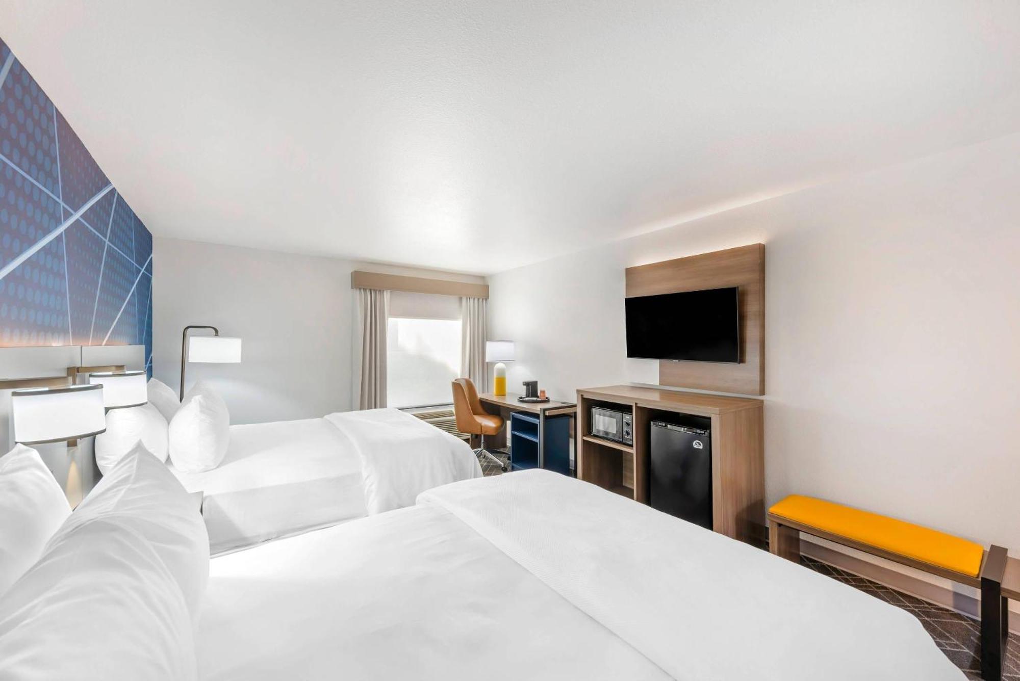 Queen Room with Two Queen Beds - Non Smoking