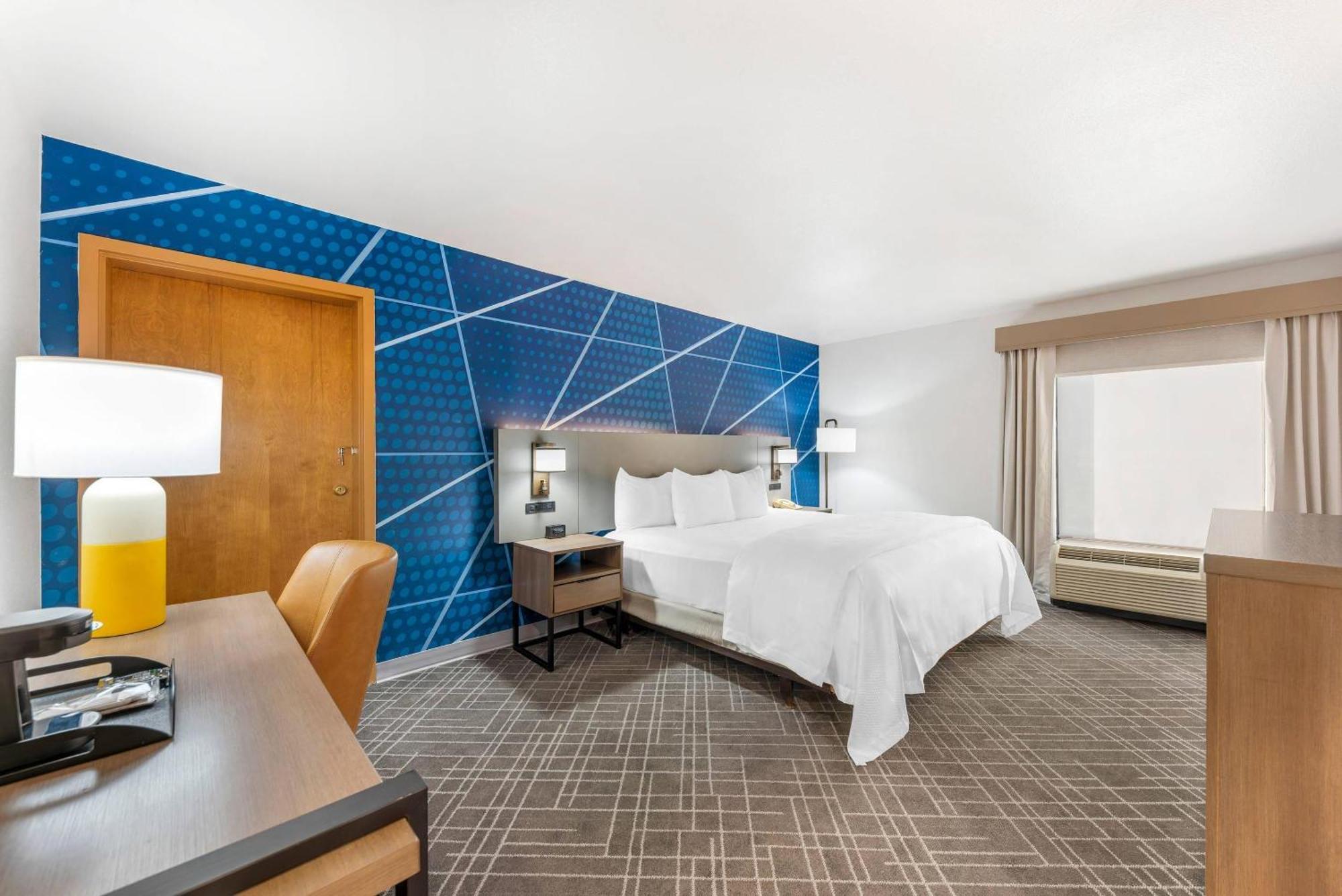 King Room - Accessible/Non-Smoking