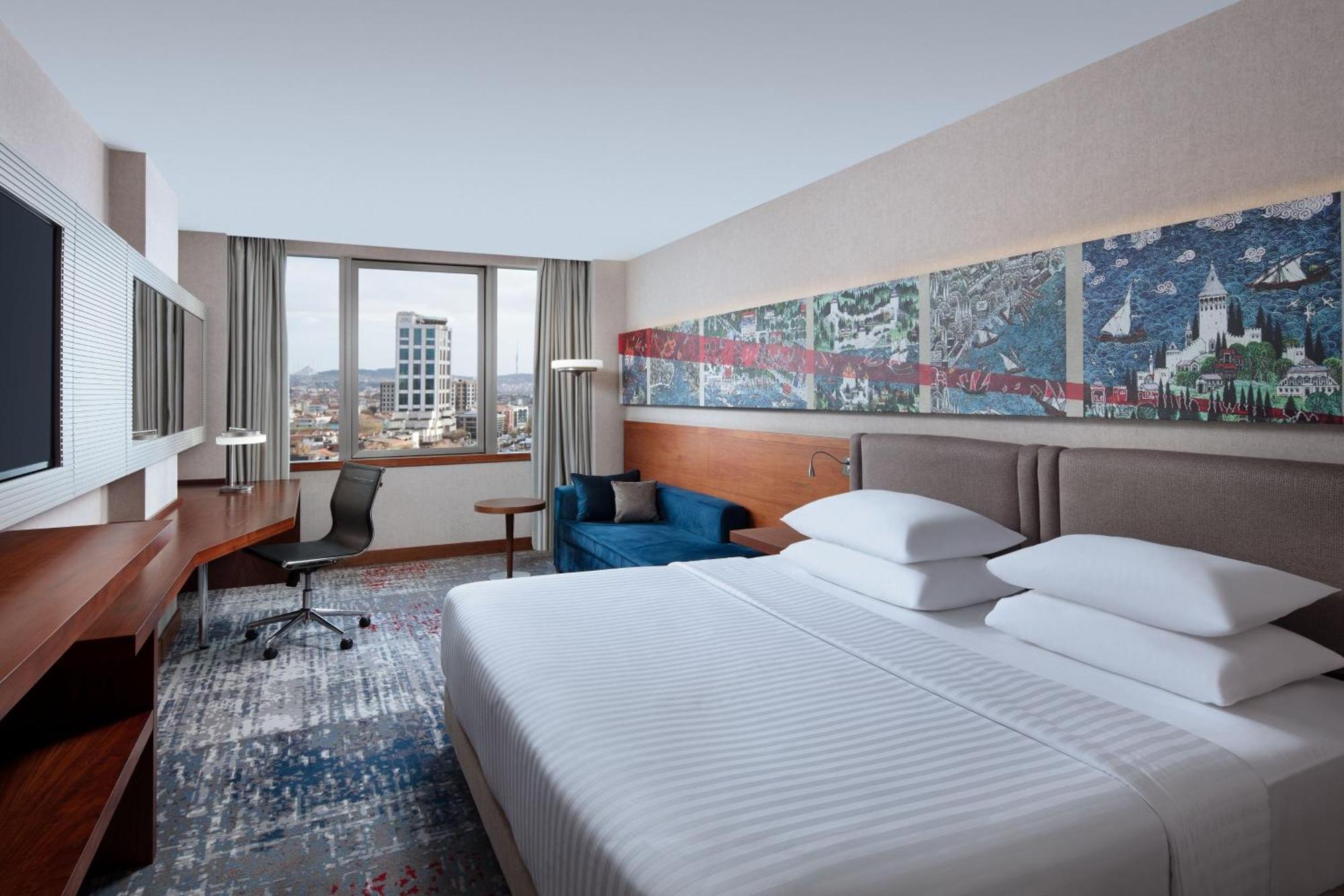 Deluxe King Room City View