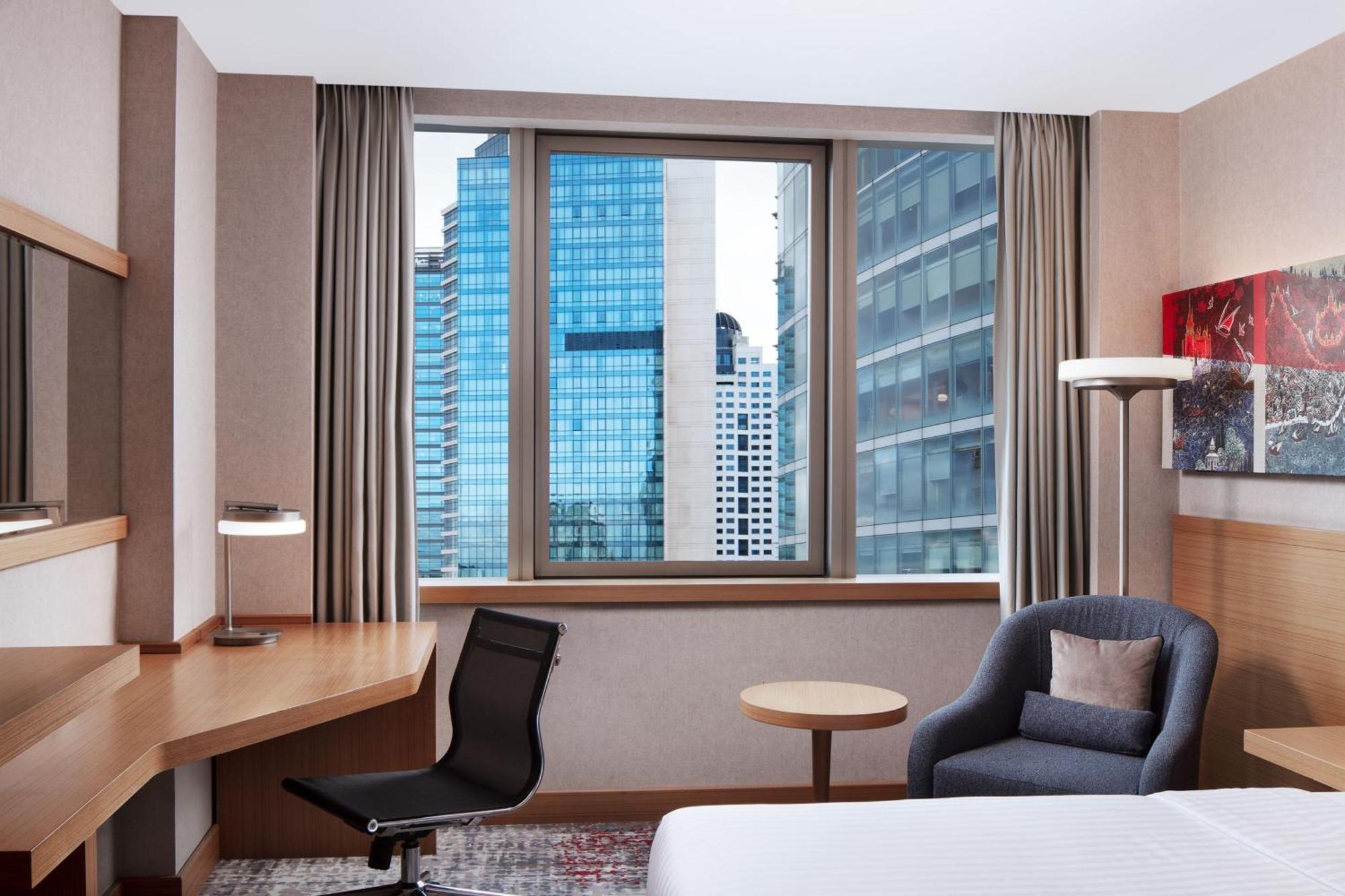 Superior King Room City View
