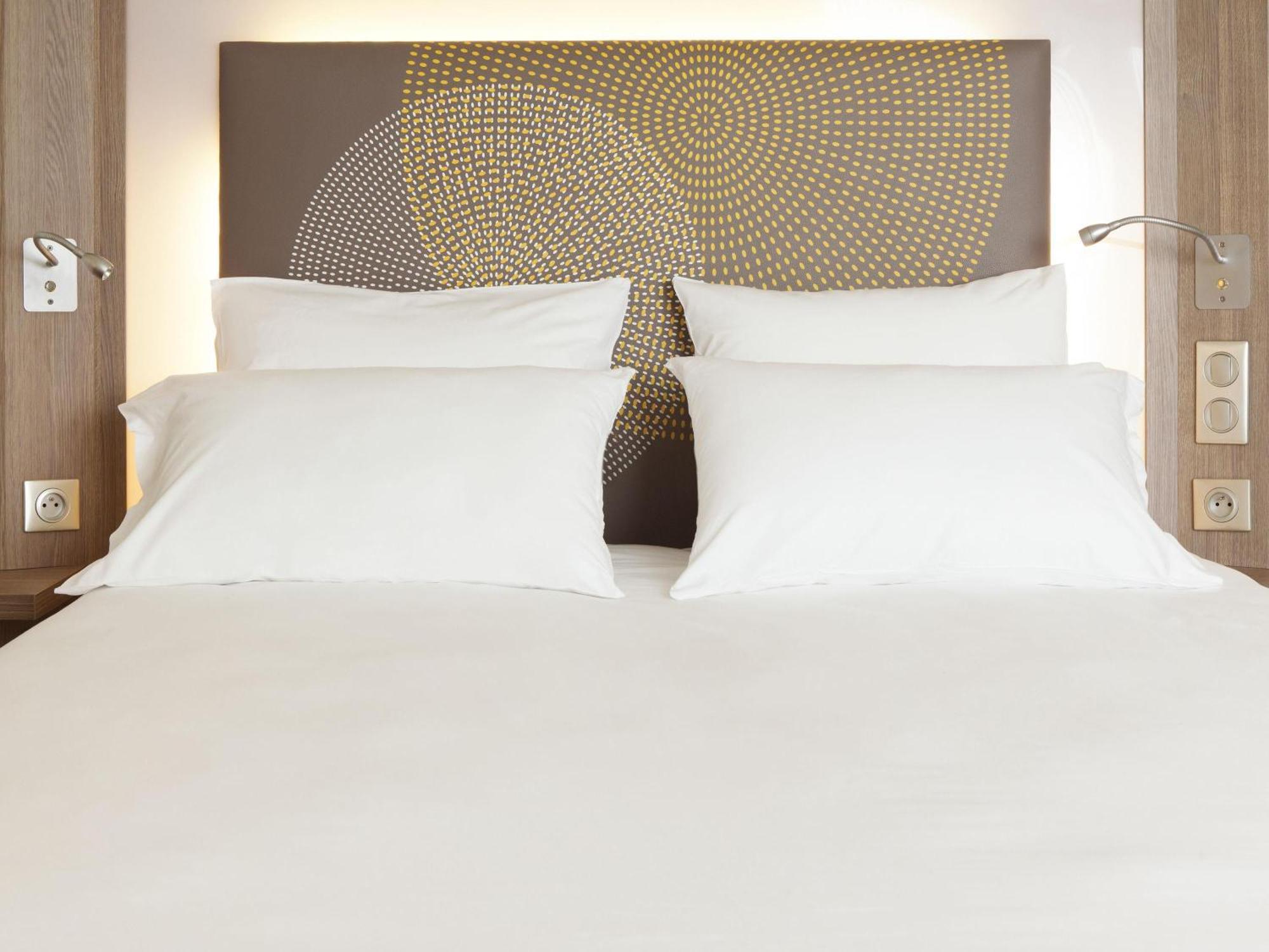 Executive Room King bed Cocktail Hours