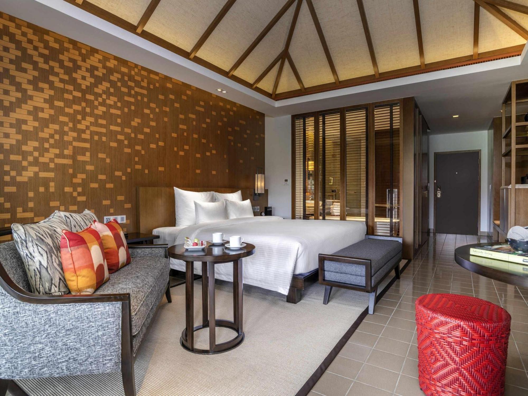 Deluxe Room,1706952861:JPEG