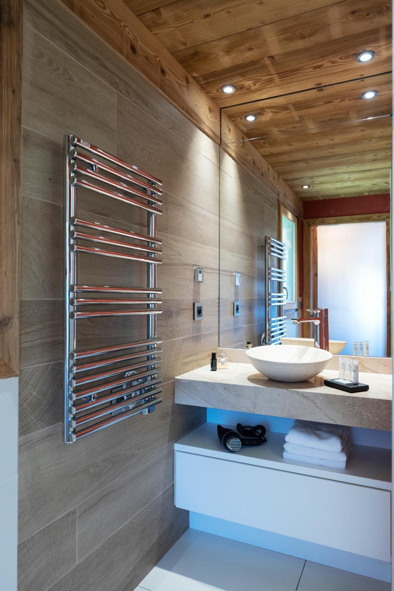 Three-Bedroom Apartment Spa Access