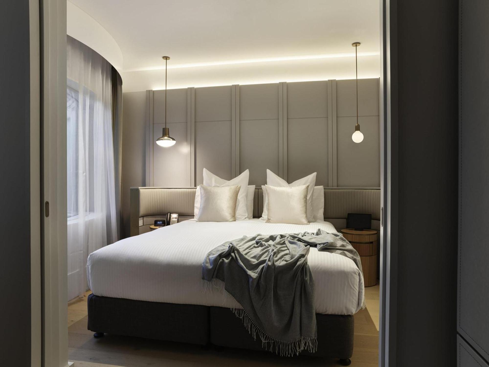 Junior King Suite