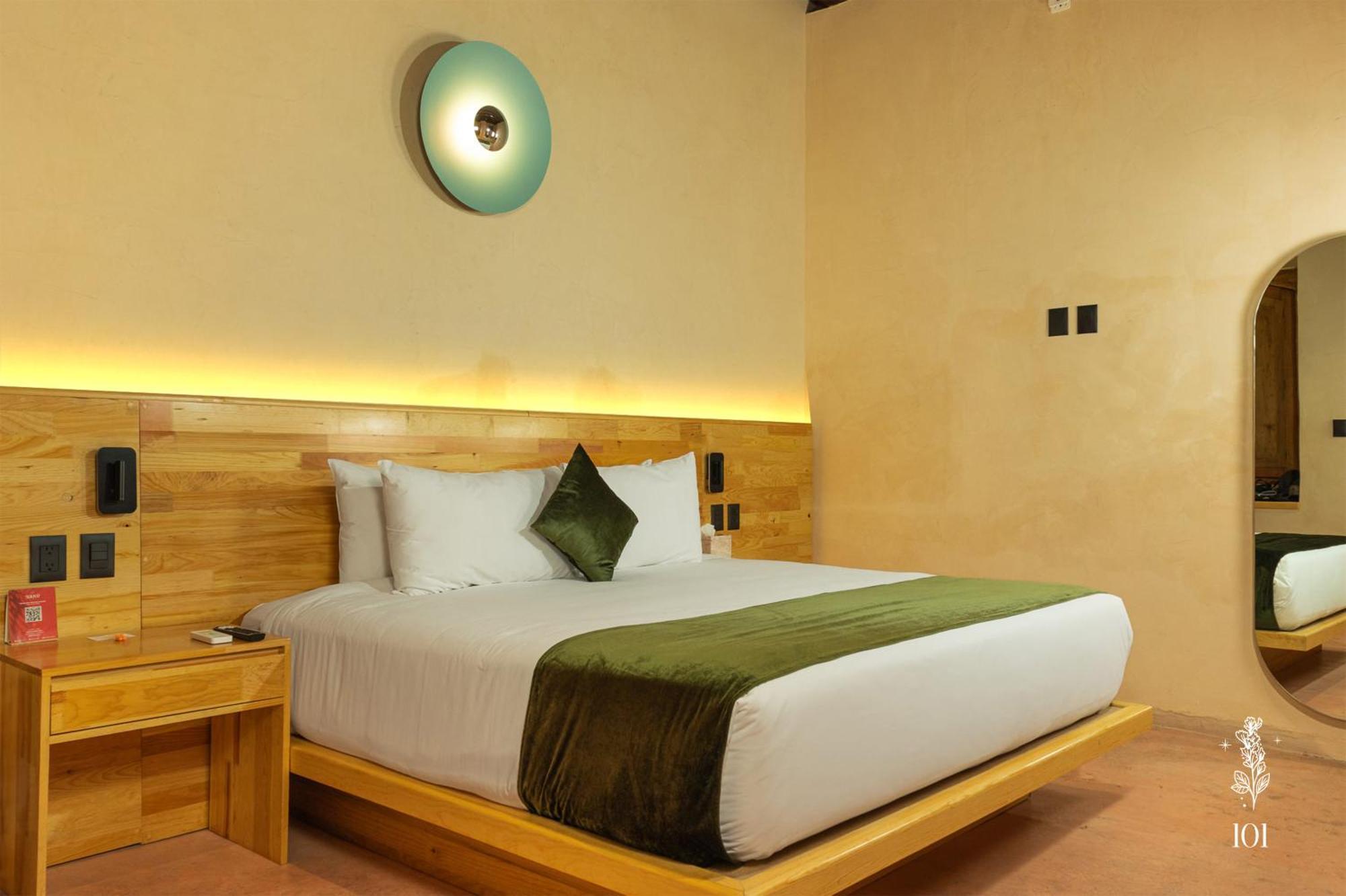 Deluxe Double Room Bath