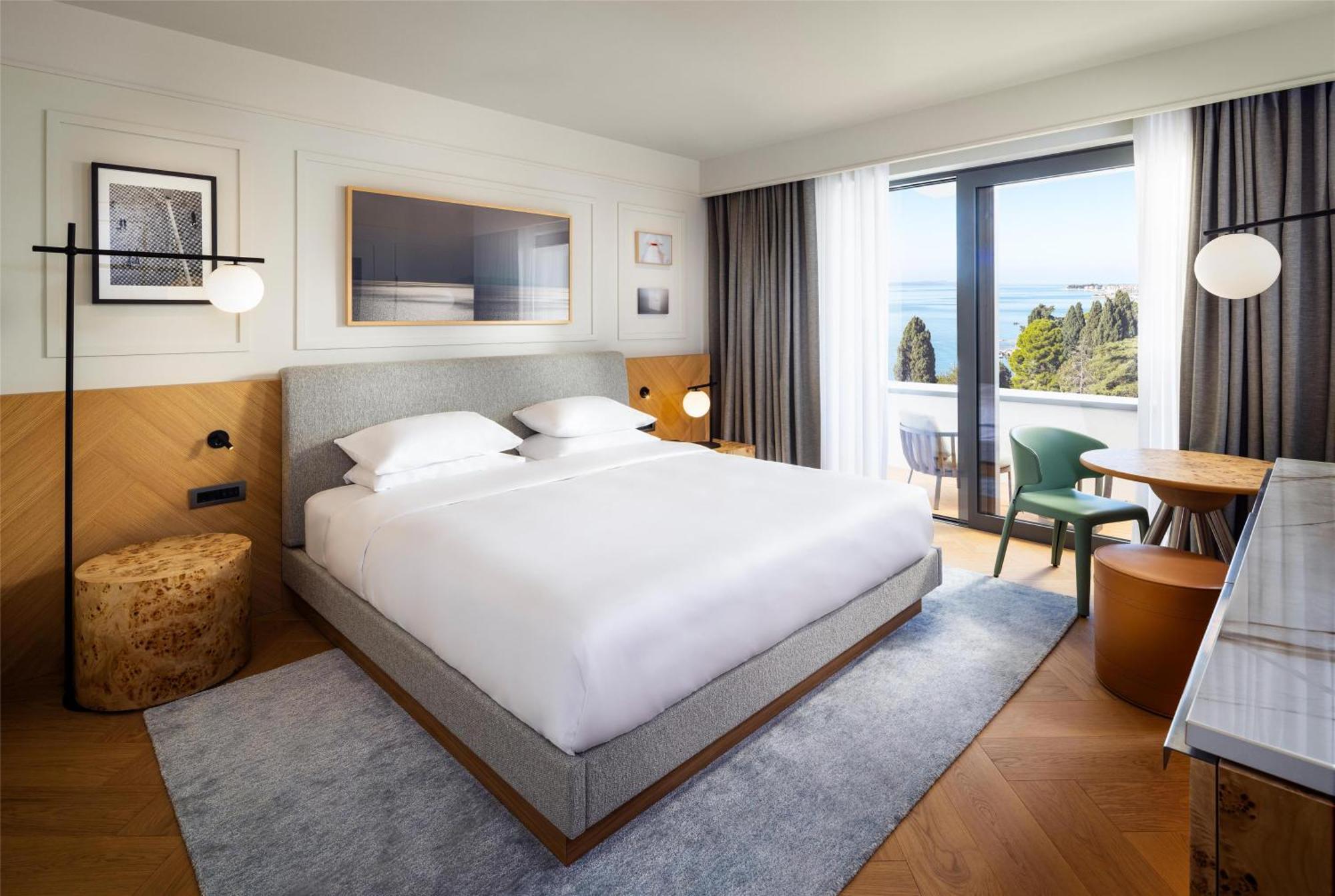 Deluxe Room with One King Bed, Balcony and Sea View