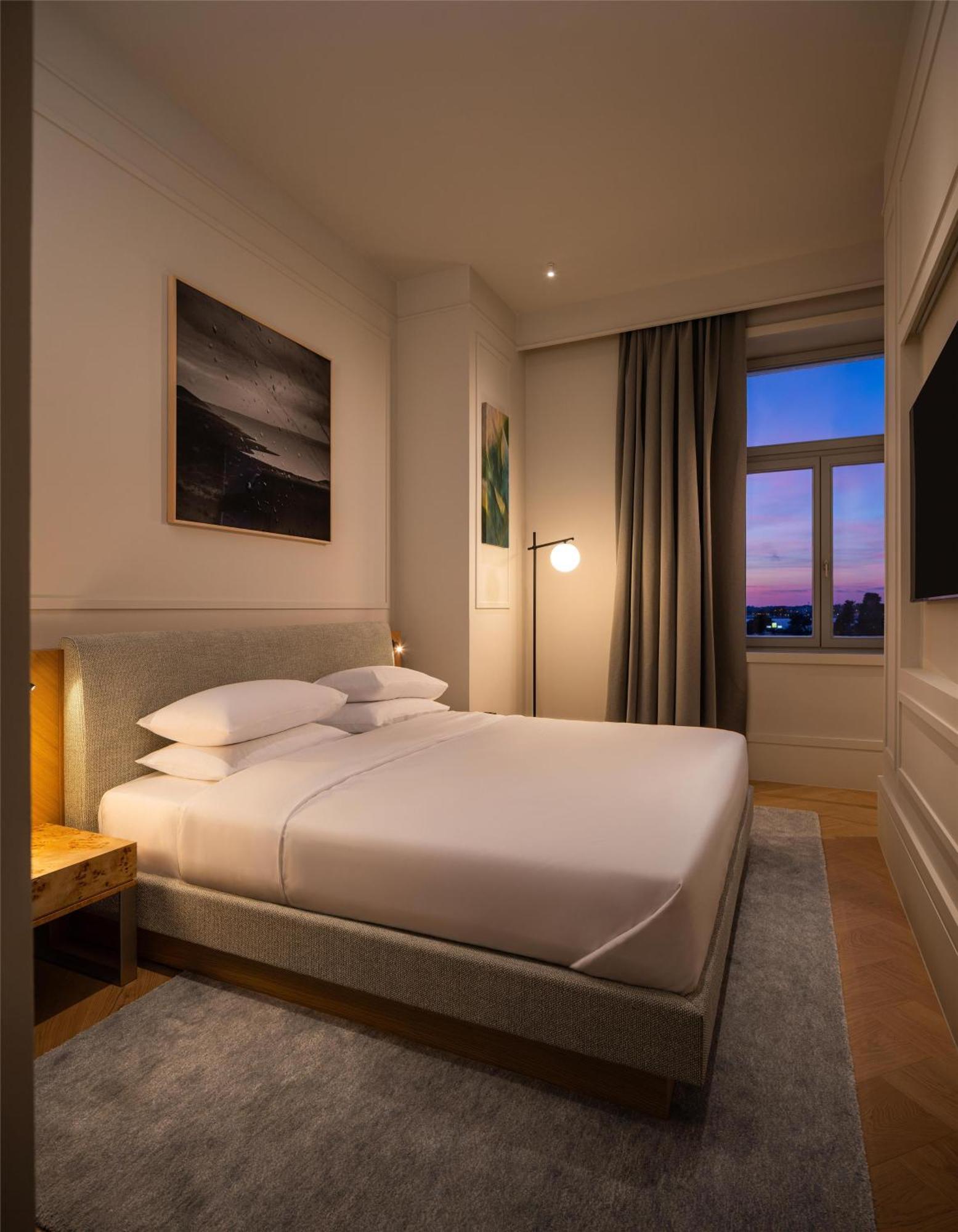 Suite with Corner View