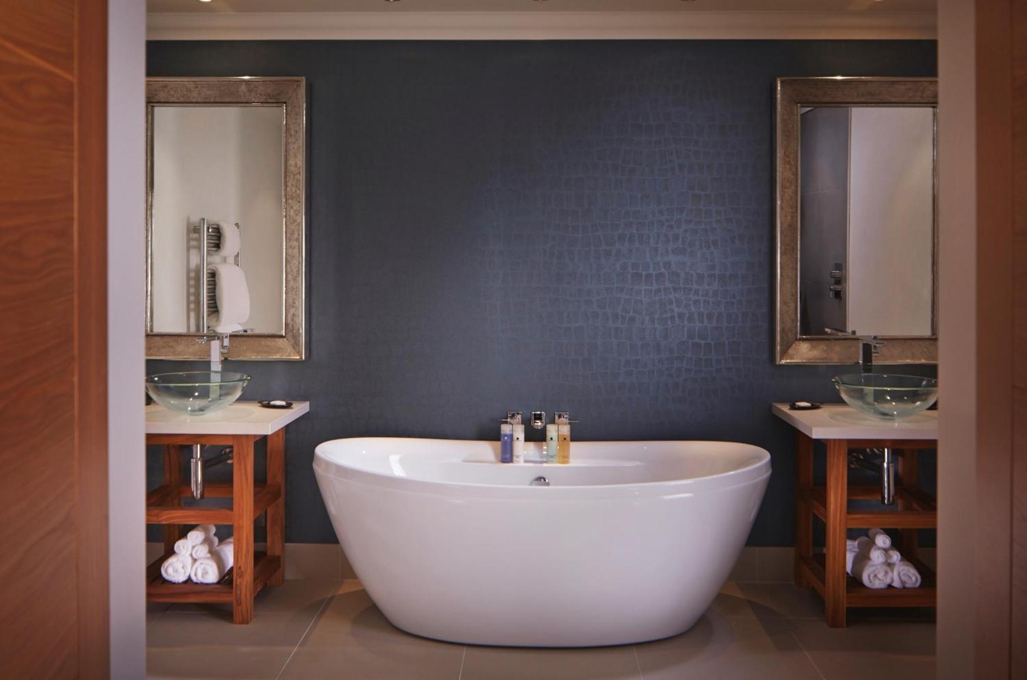 Luxury Garden Suite