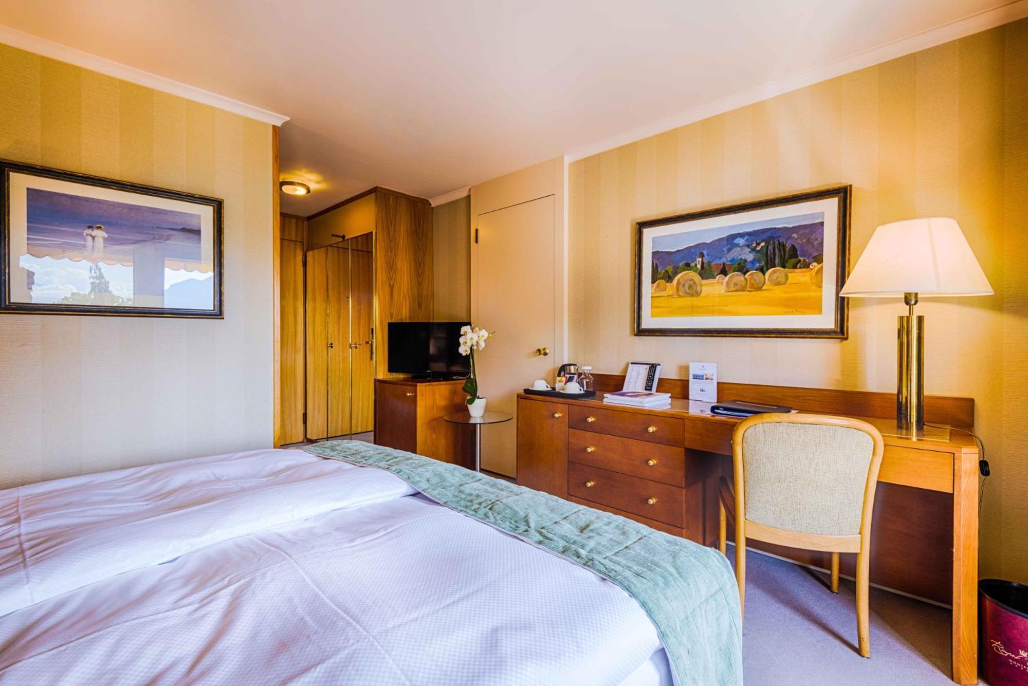 Standard Double Room with Balcony - Park and Lake Side,1275364462:JPEG