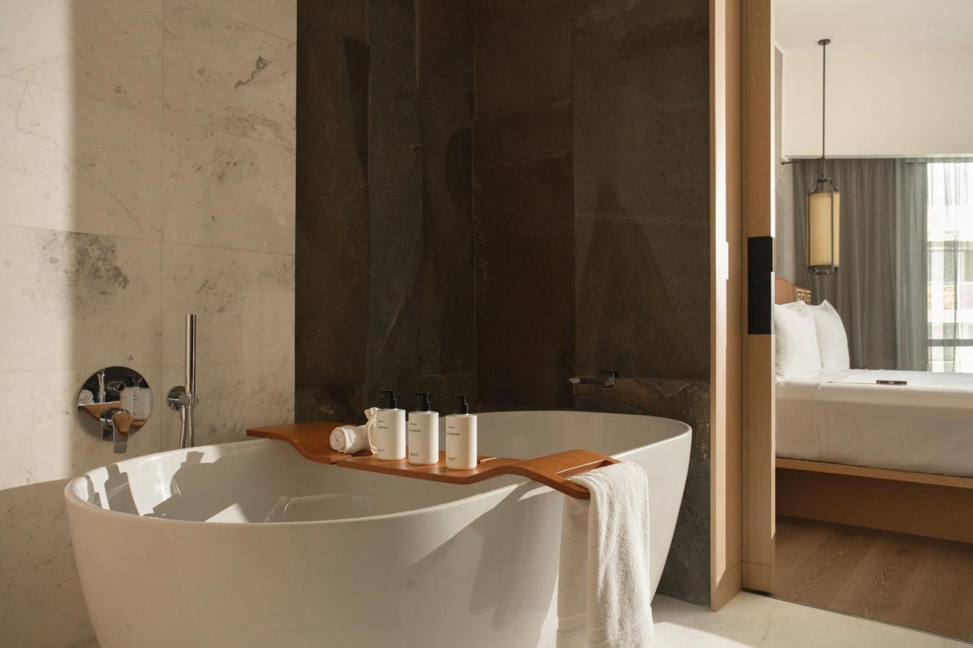 Urban King Room