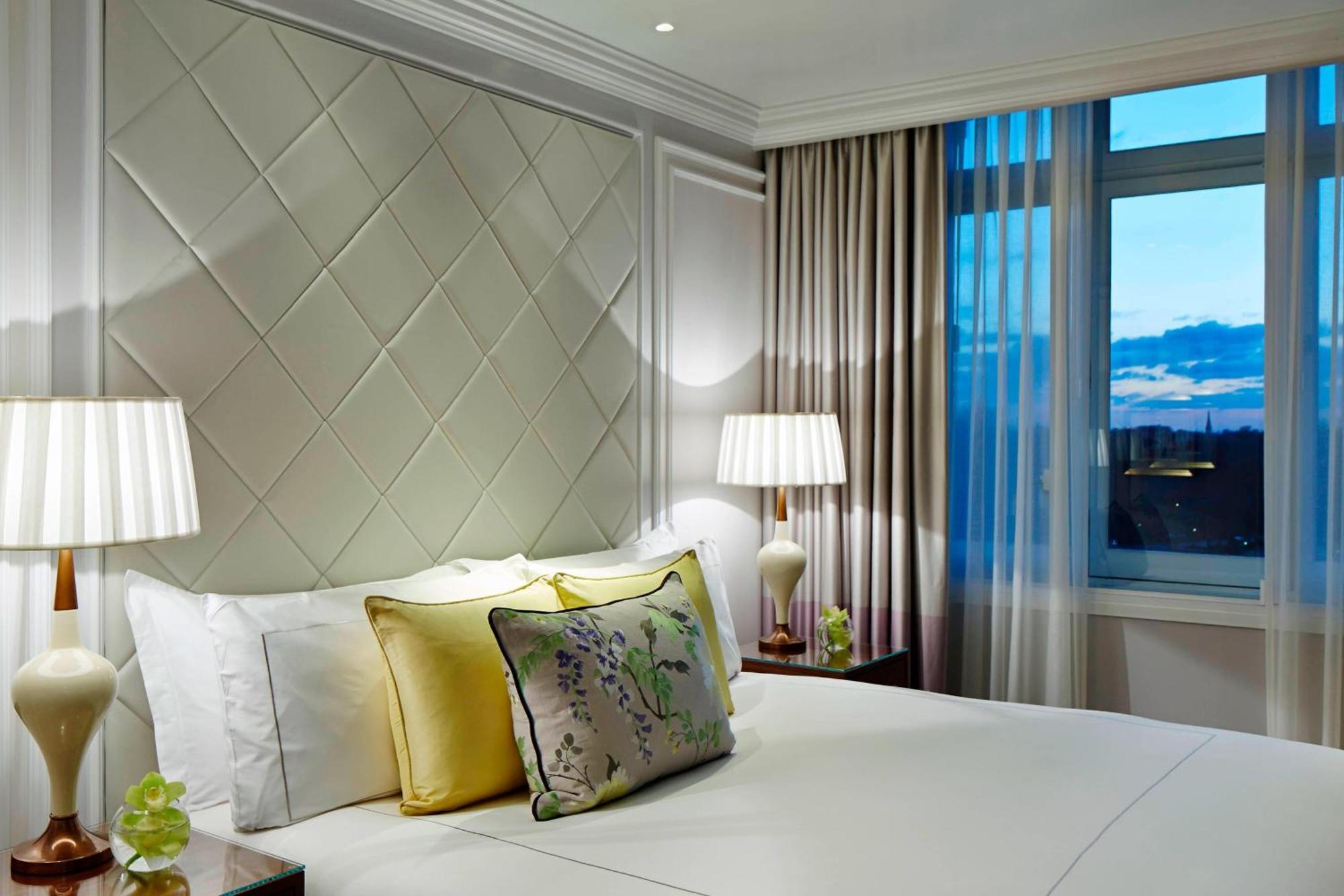 Executive Room Executive lounge access Guest room 1 King