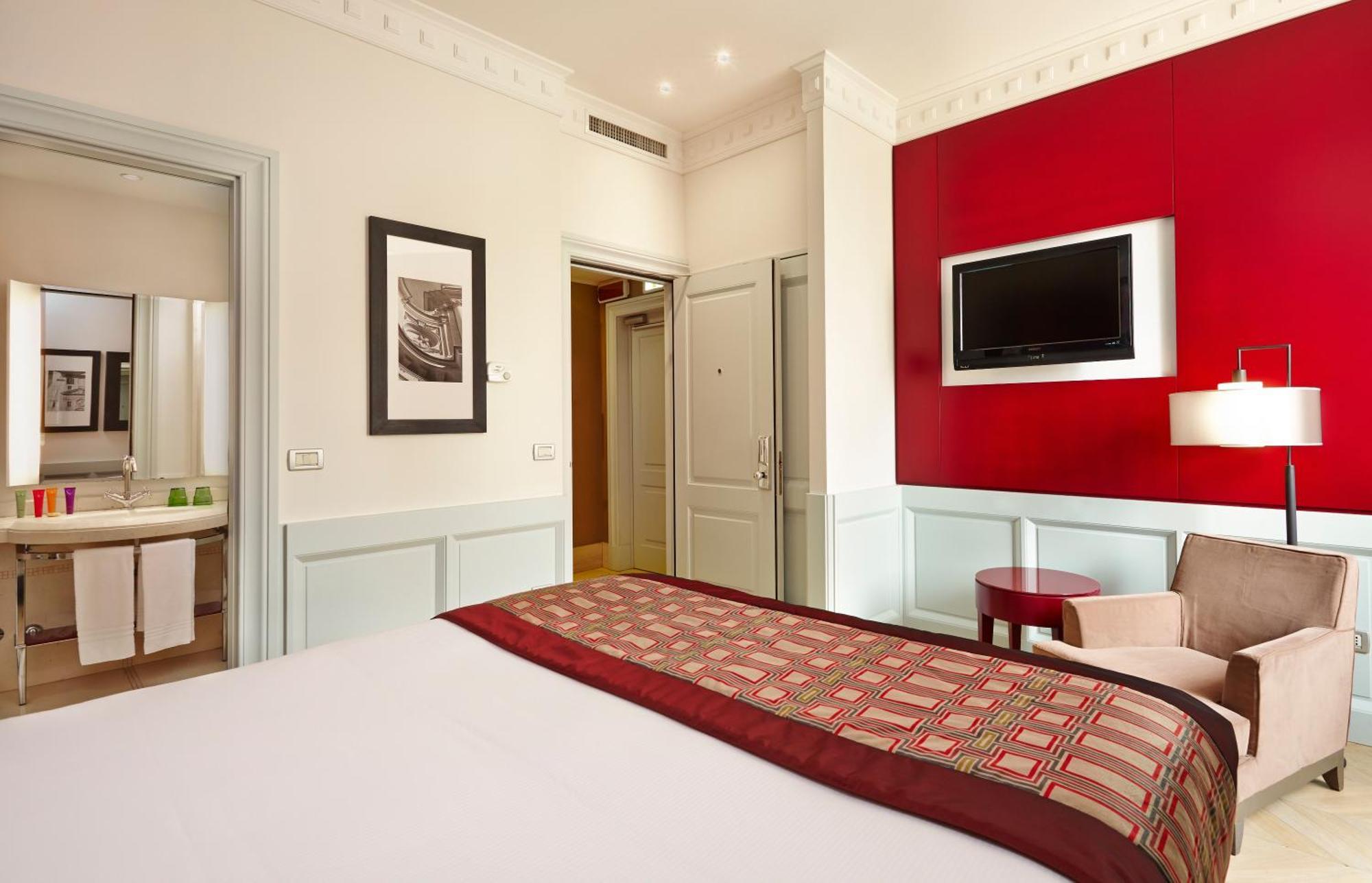Standard Queen Room