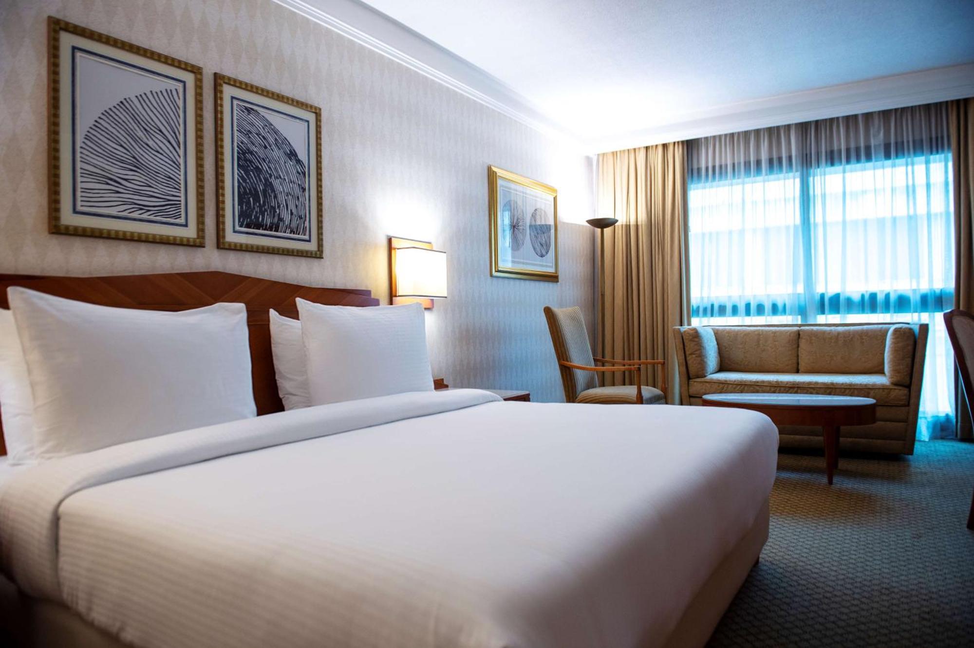 Executive Room Lounge Access