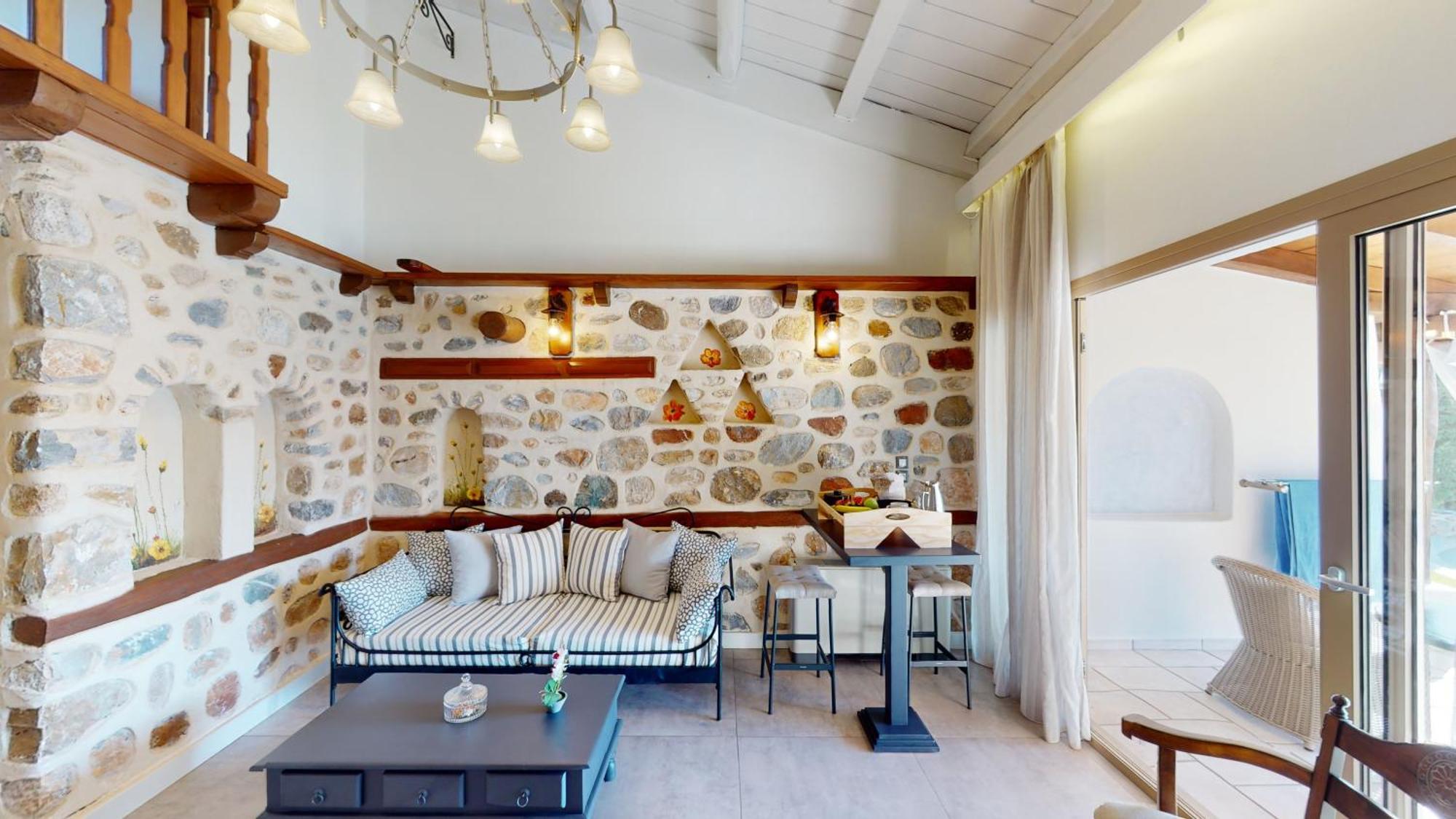 Maisonette Front Pool