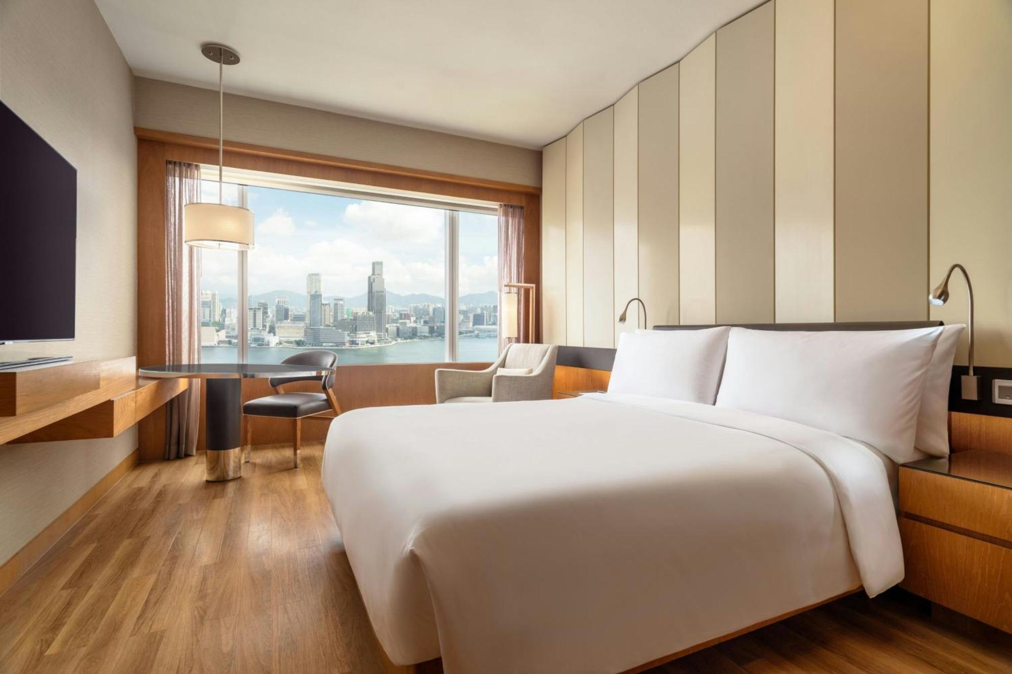 Queen Room Victoria Harbour View