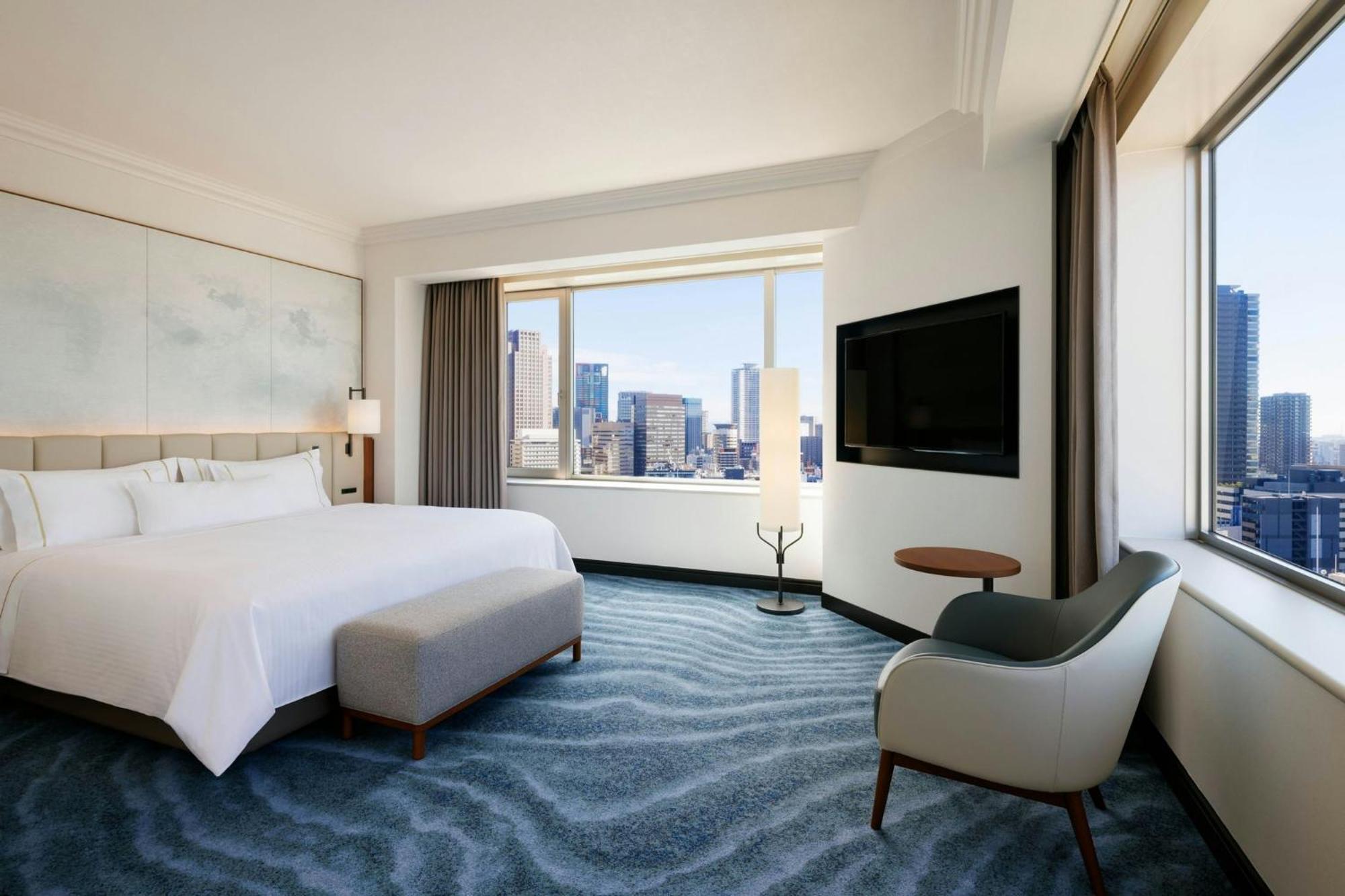 Corner King Suite