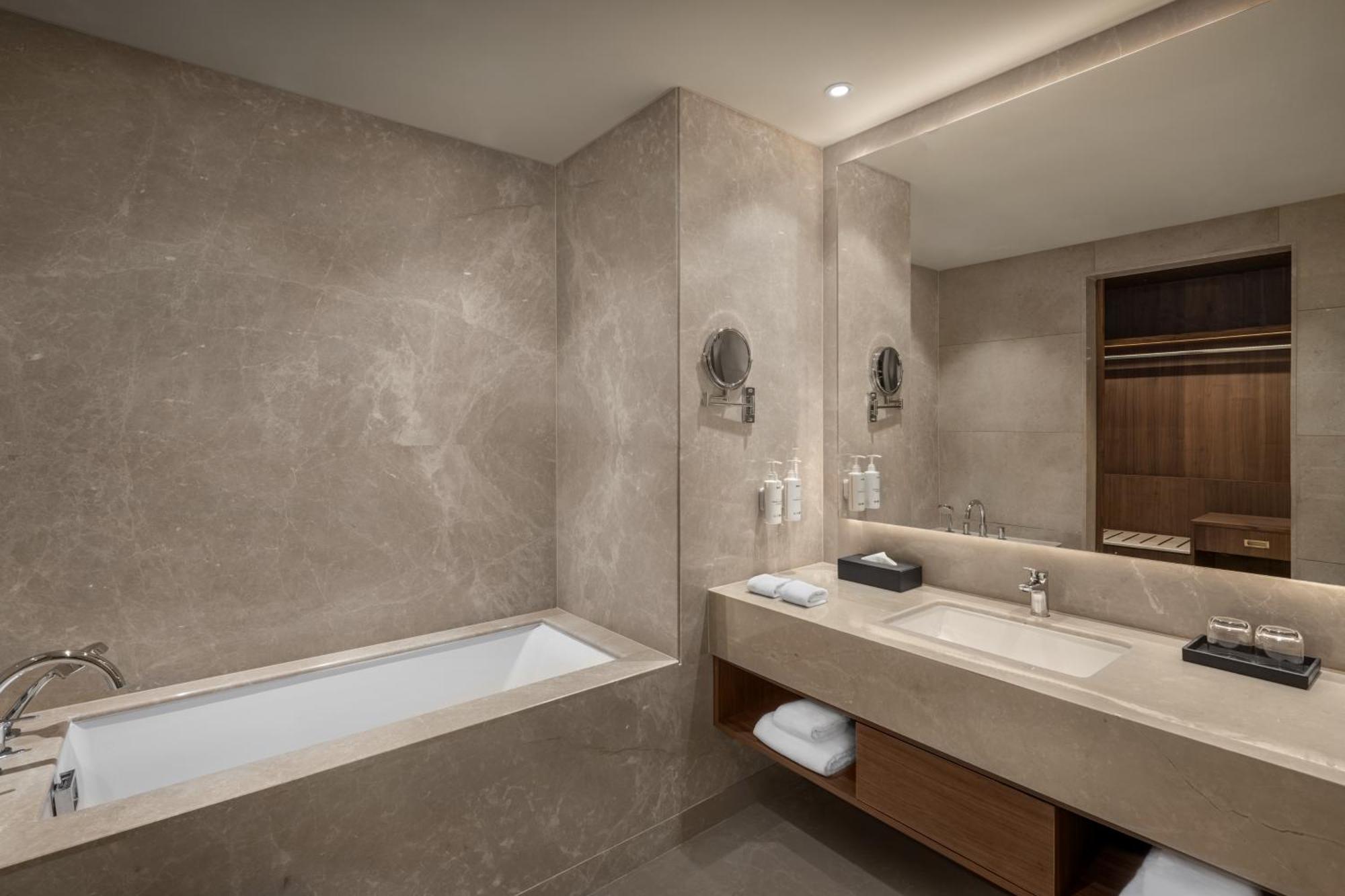 Suite Room SPEND 1000 SERVICES WORTH 2000