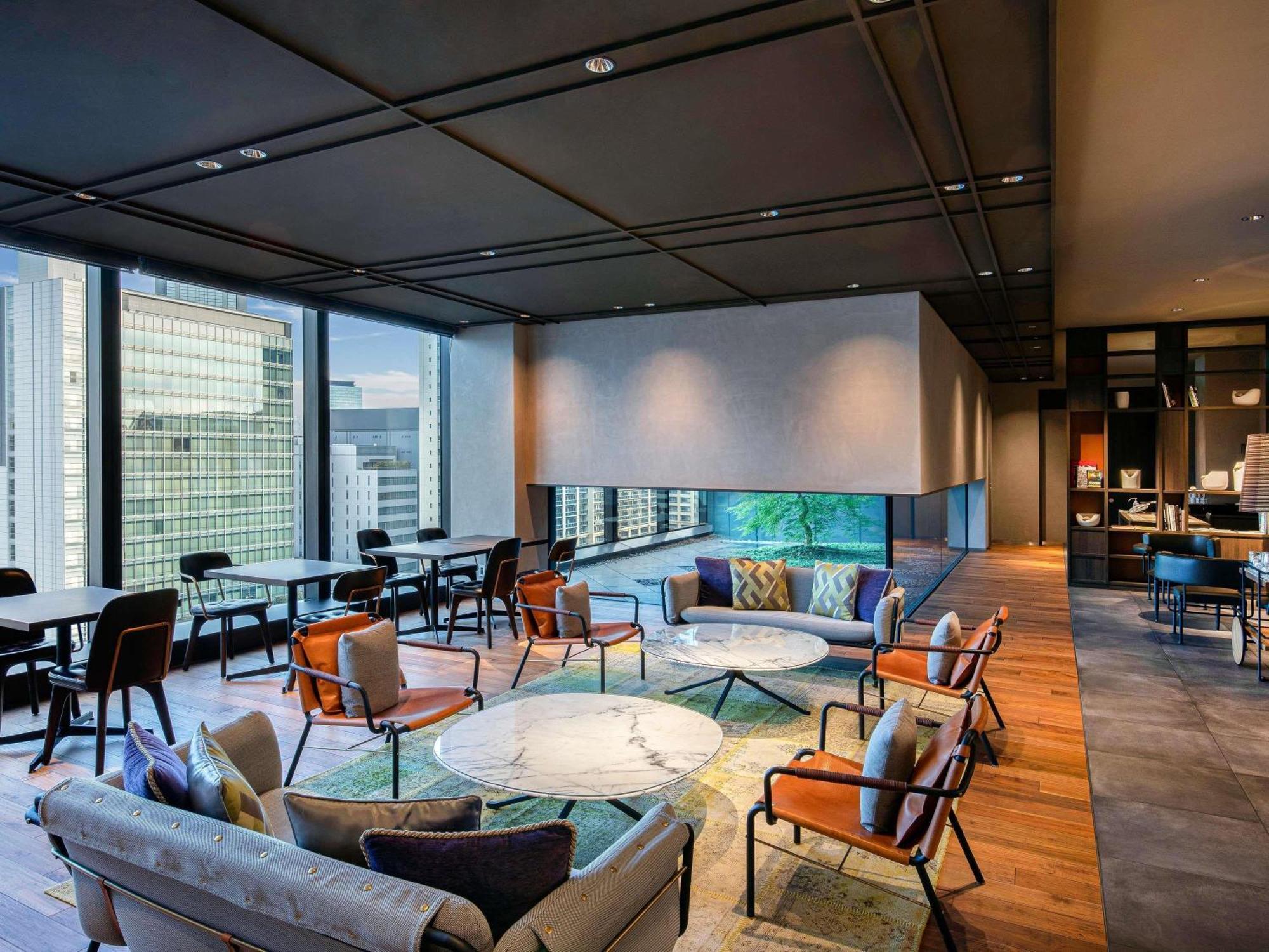 Superior Executive King Room Lounge Access