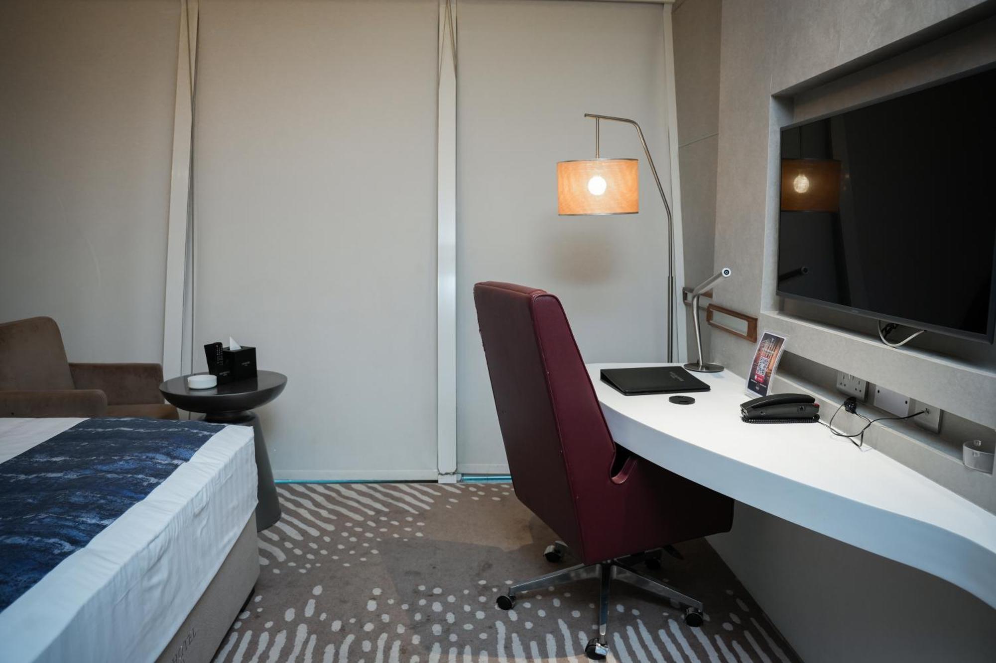 Standard Queen Room