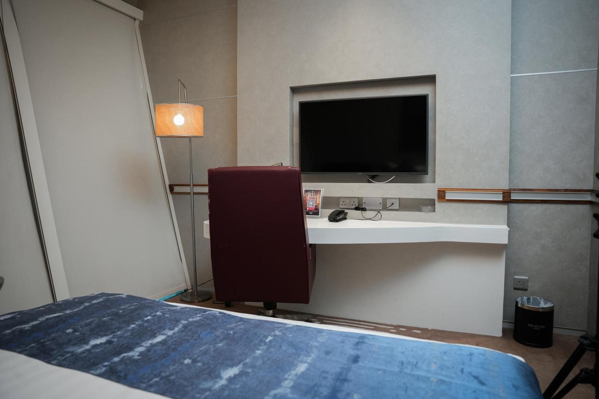 Standard Queen Room