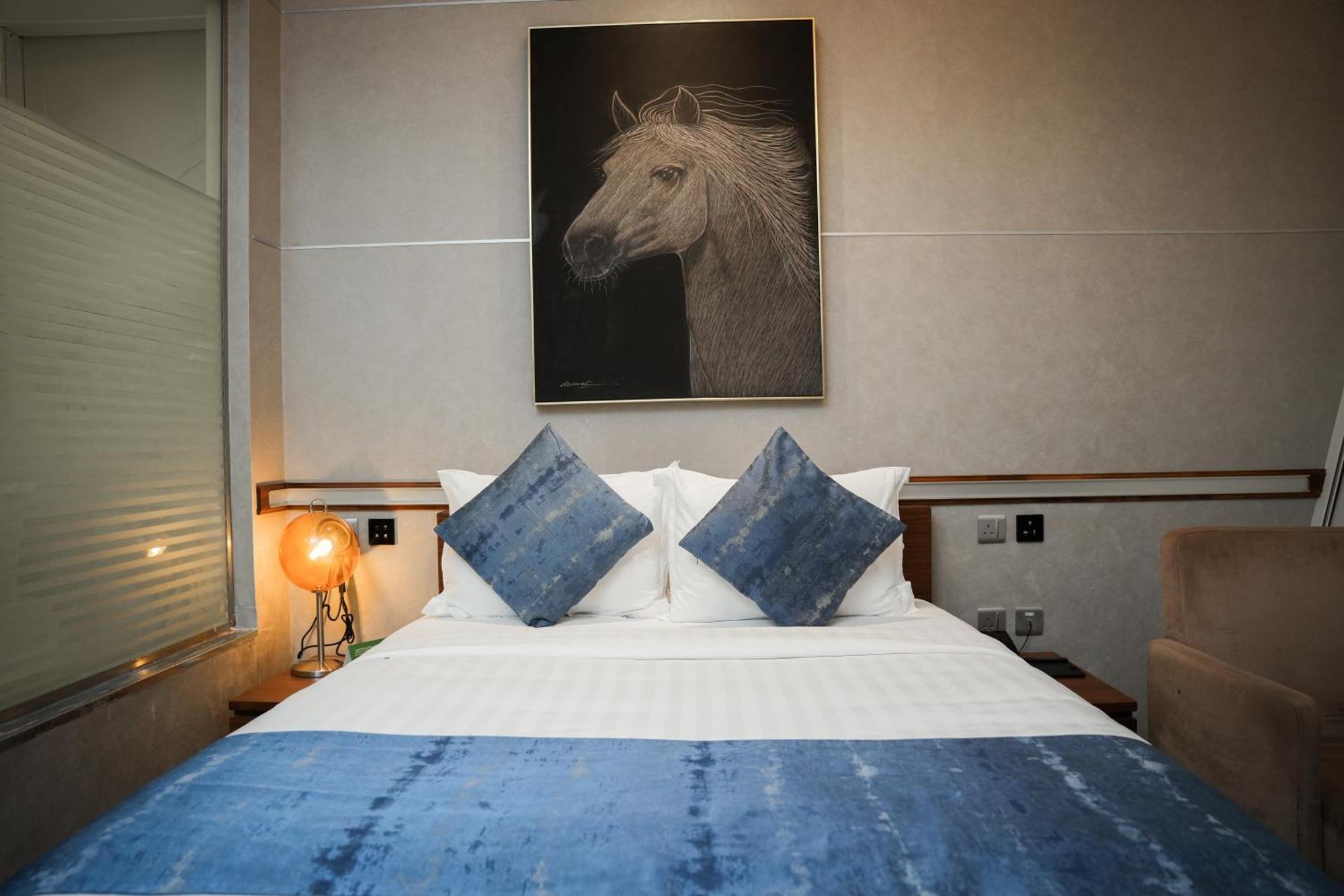 Standard Queen Room