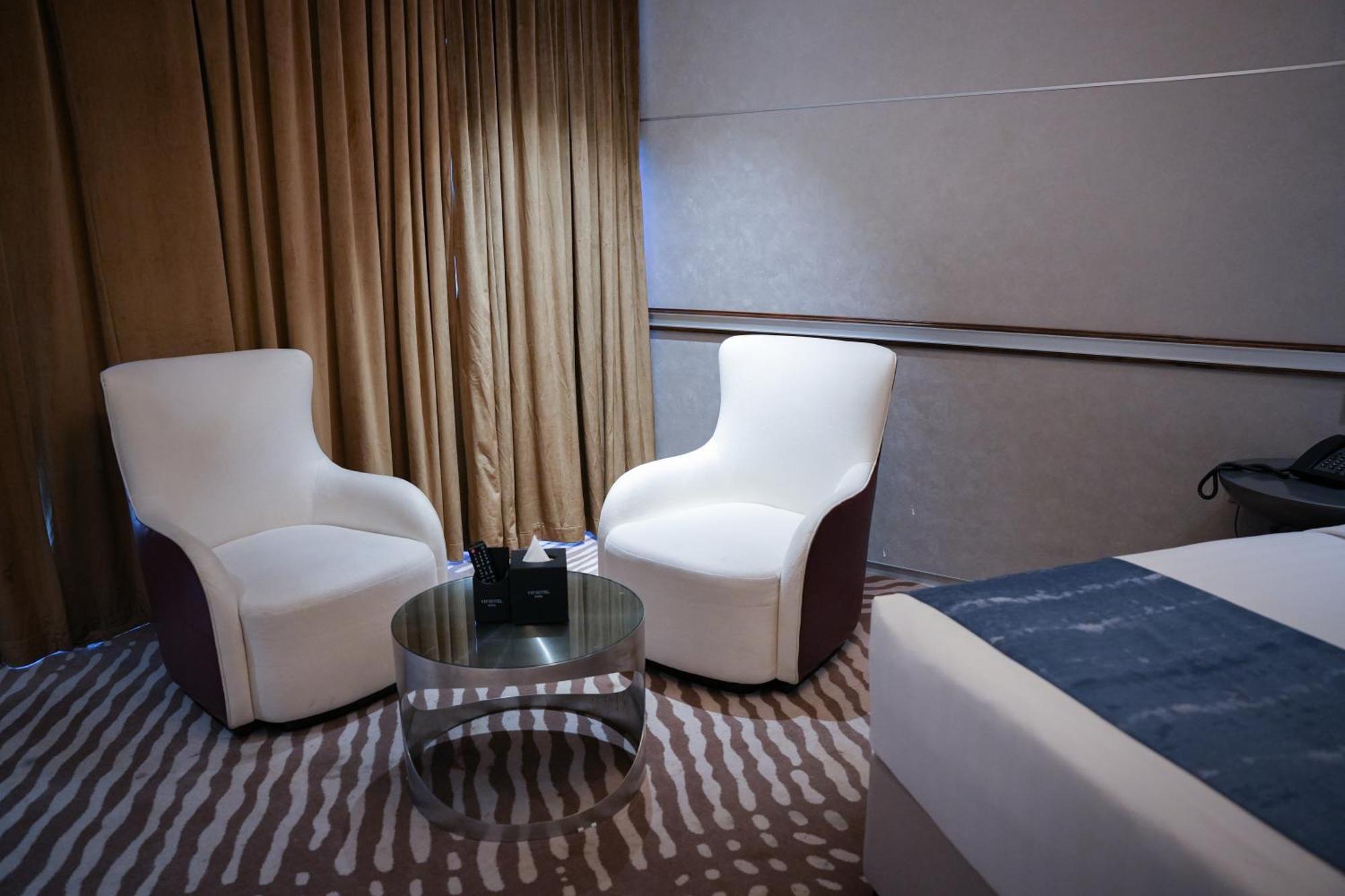 Deluxe King Room