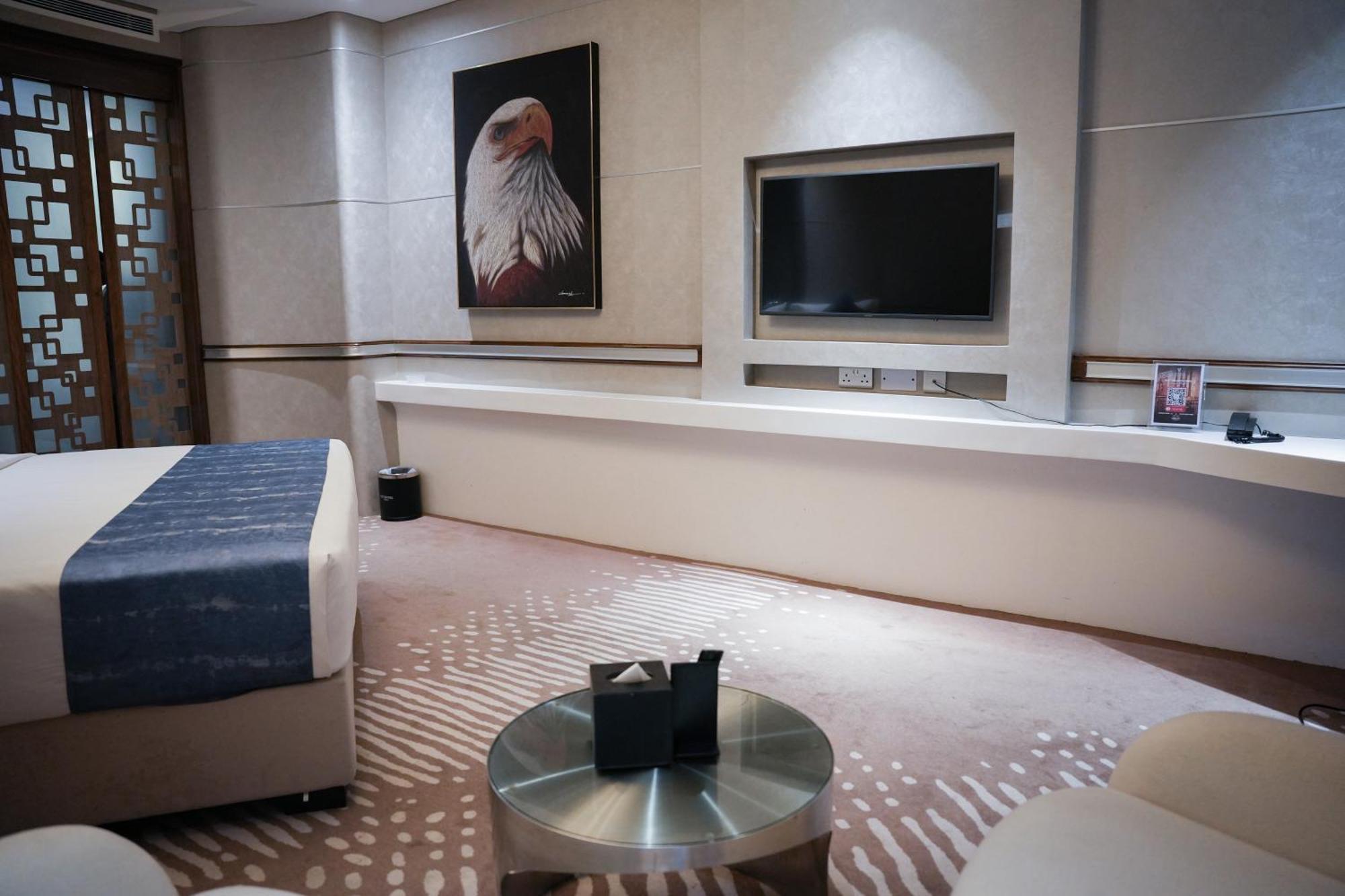 Deluxe King Room