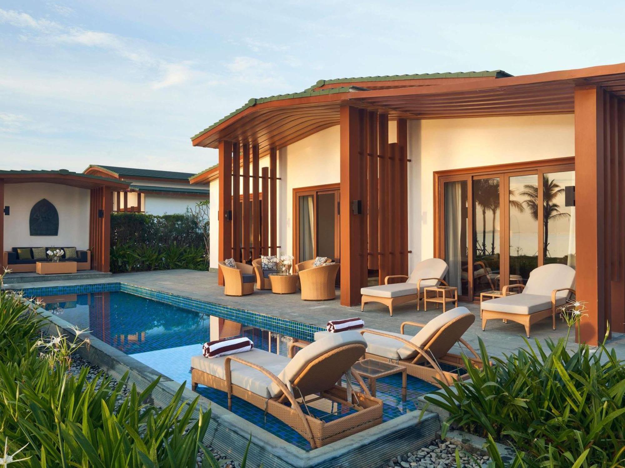 Three-Bedroom Pool Villa - Beachfront