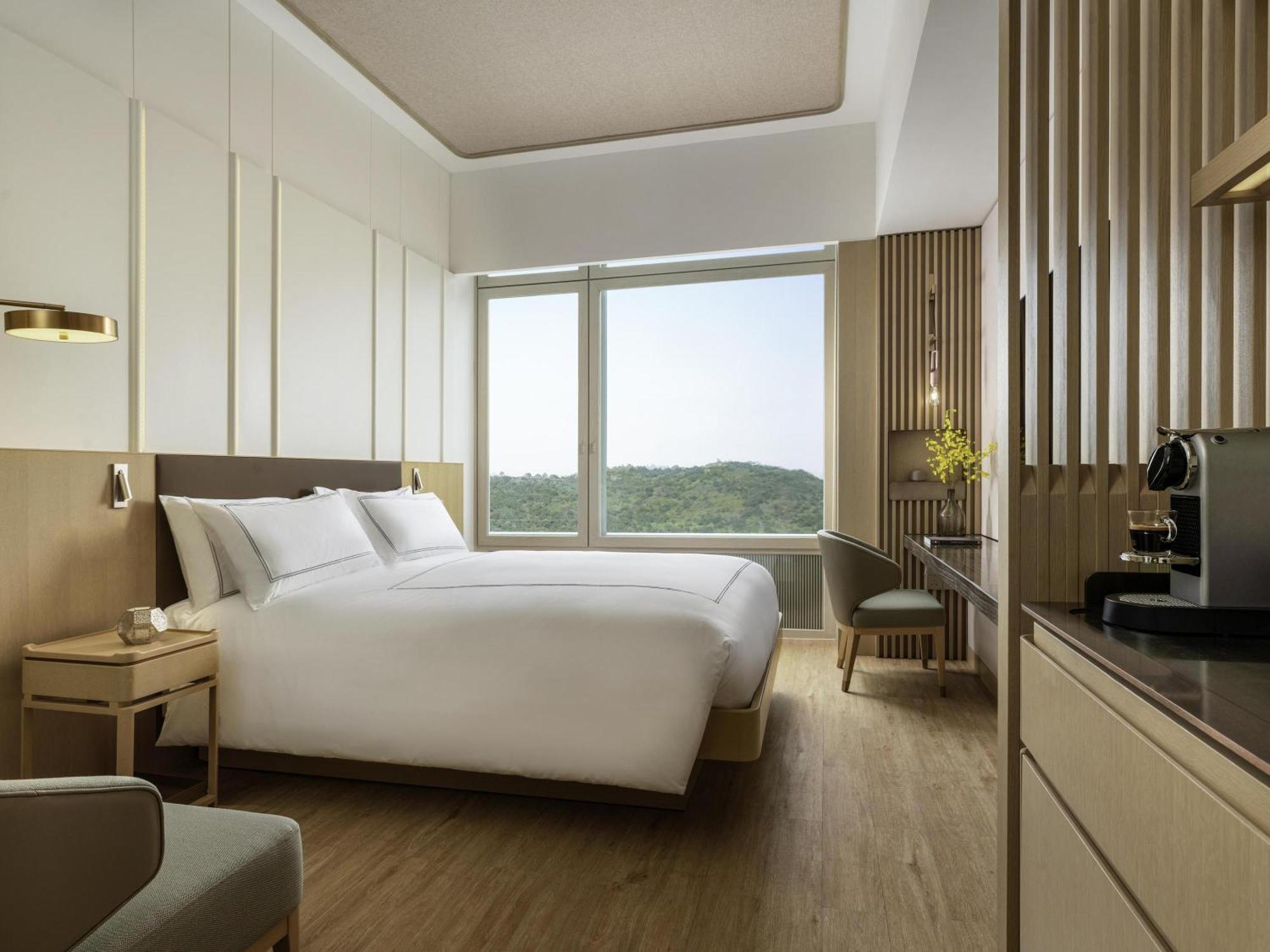 Executive Room 1 Queen Size Bed Lounge Access High floor