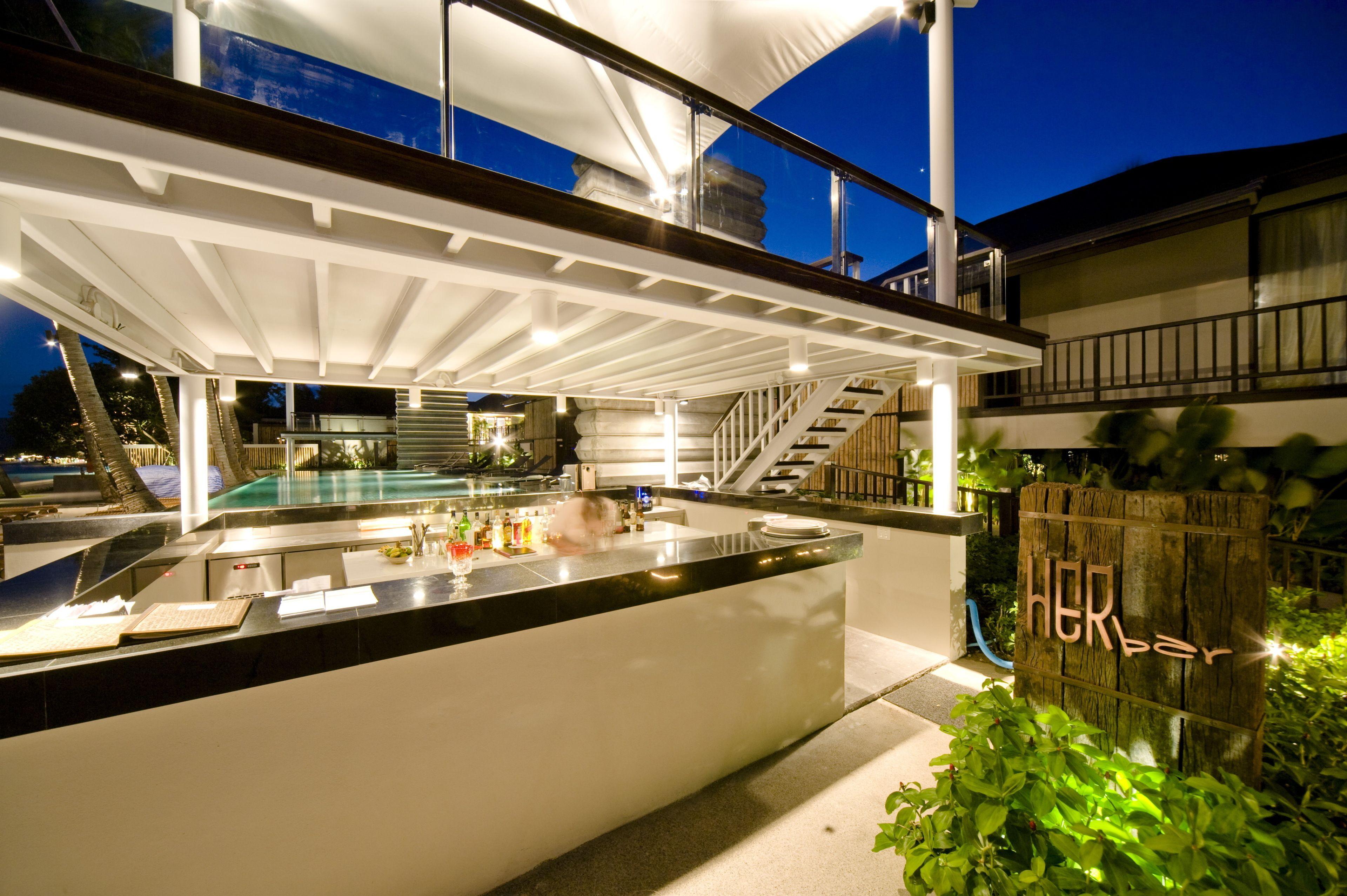 Luxury Suite Pool Access