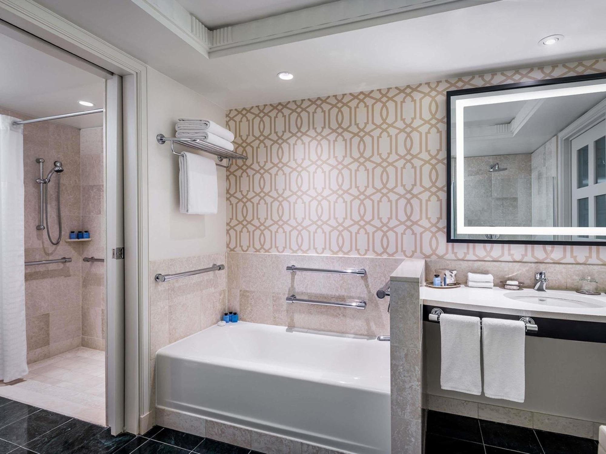 Superior King Room Roll Shower Bath Tub Disability Access