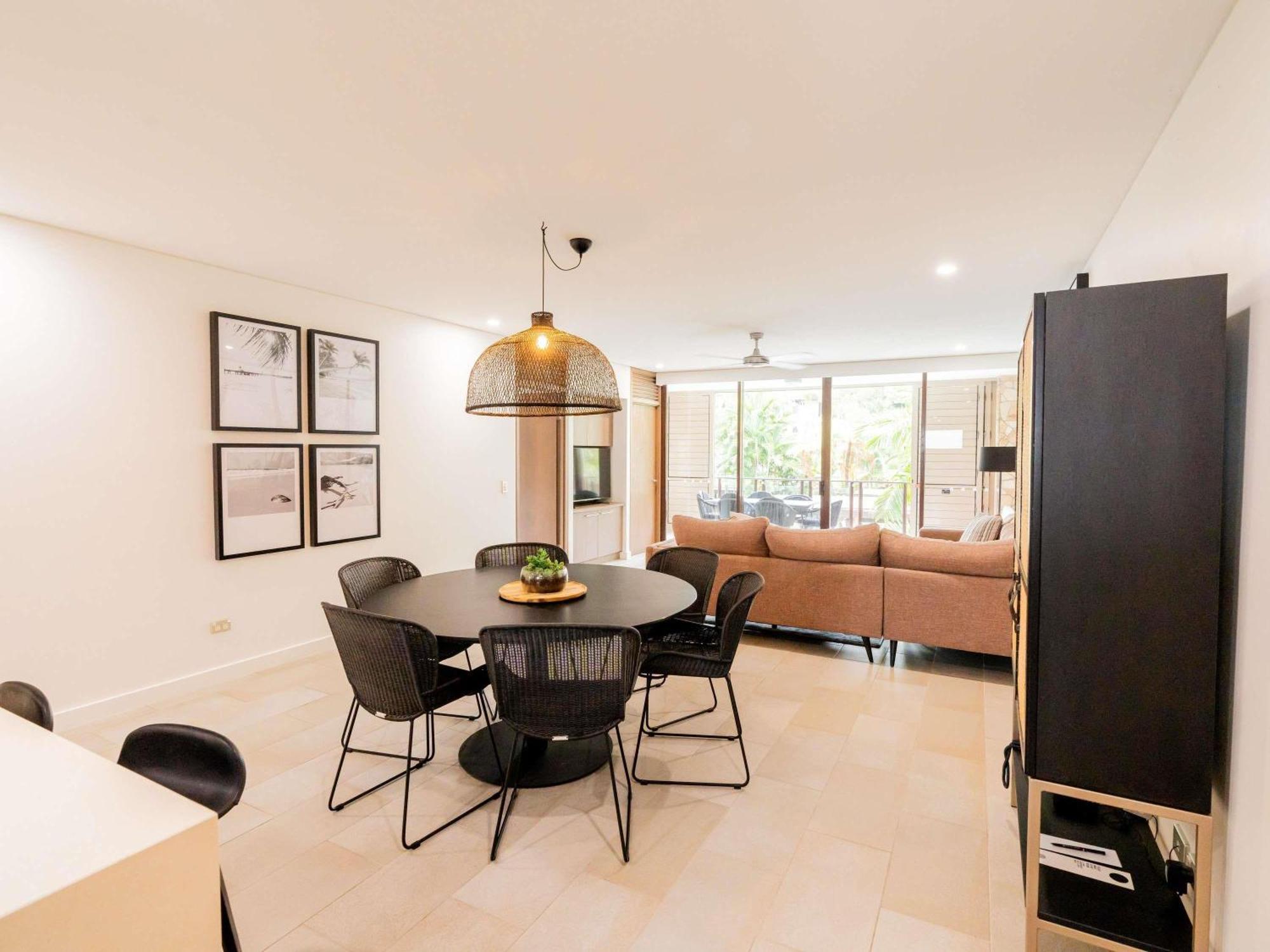 Three-Bedroom Rooftop Apartment with Spa Bath,1717028582:JPEG