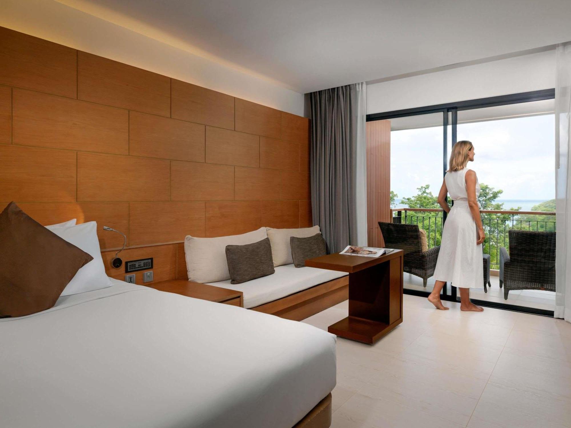 Deluxe King Room Balcony Sea View