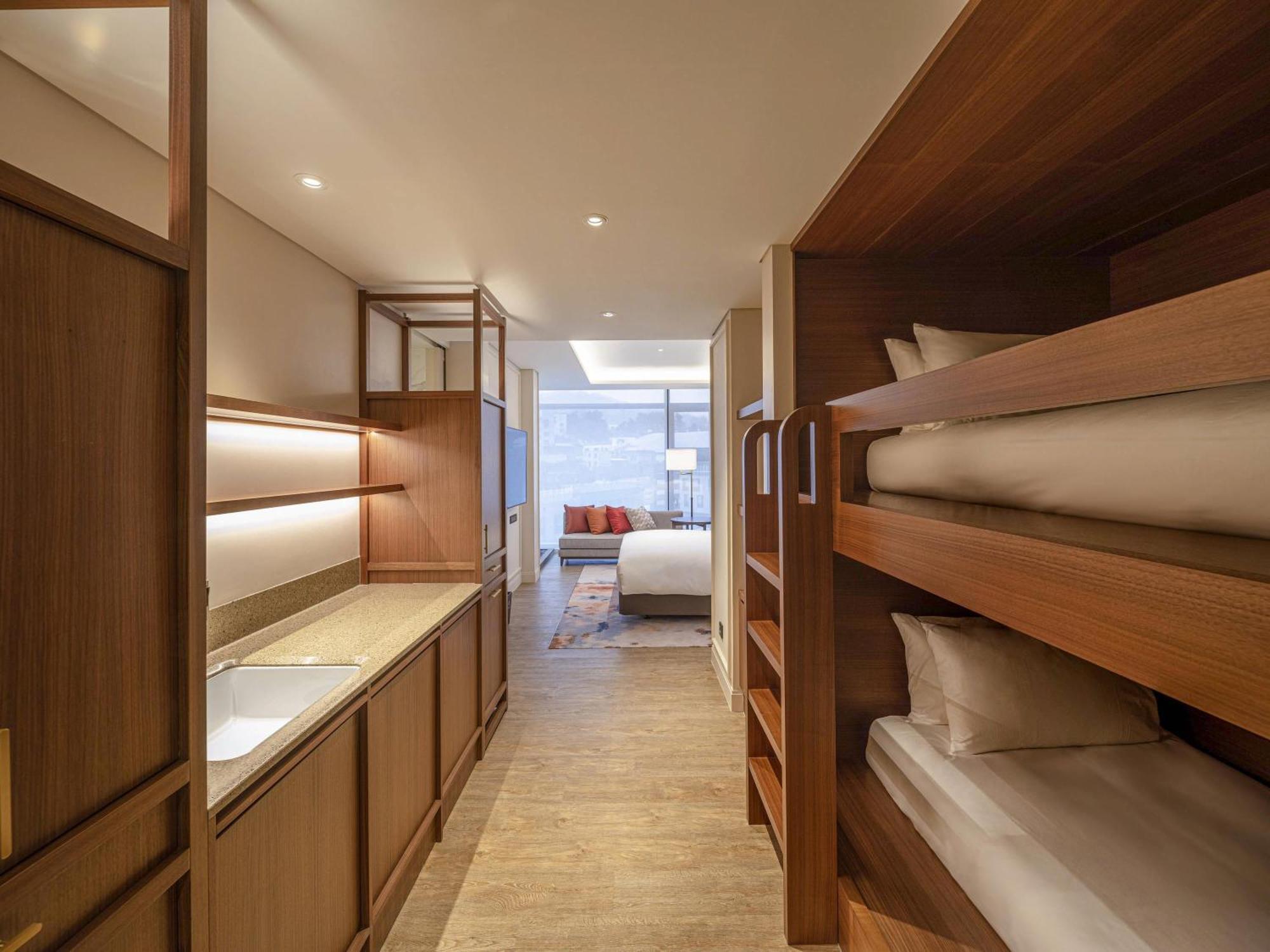 Family Room with King and Bunk Bed,1717033304:JPEG