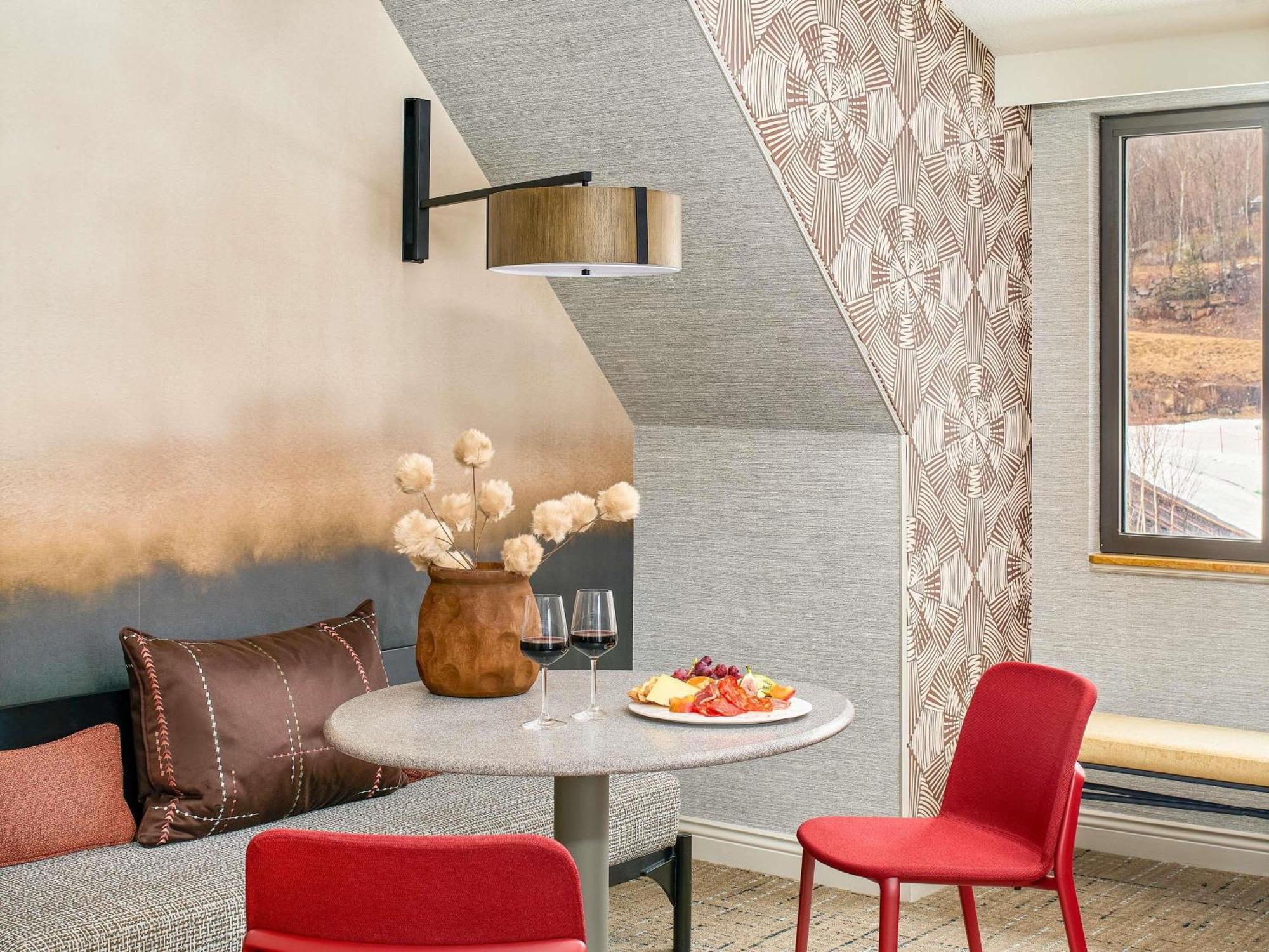 Fairmont Gold Signature Suite with Exclusive Lounge Access