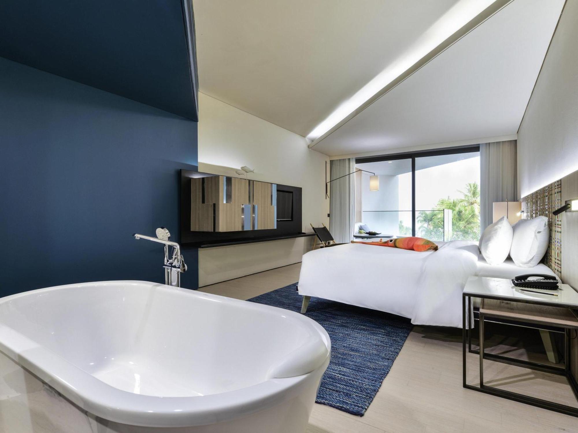 Sea Breeze Room One King Bed