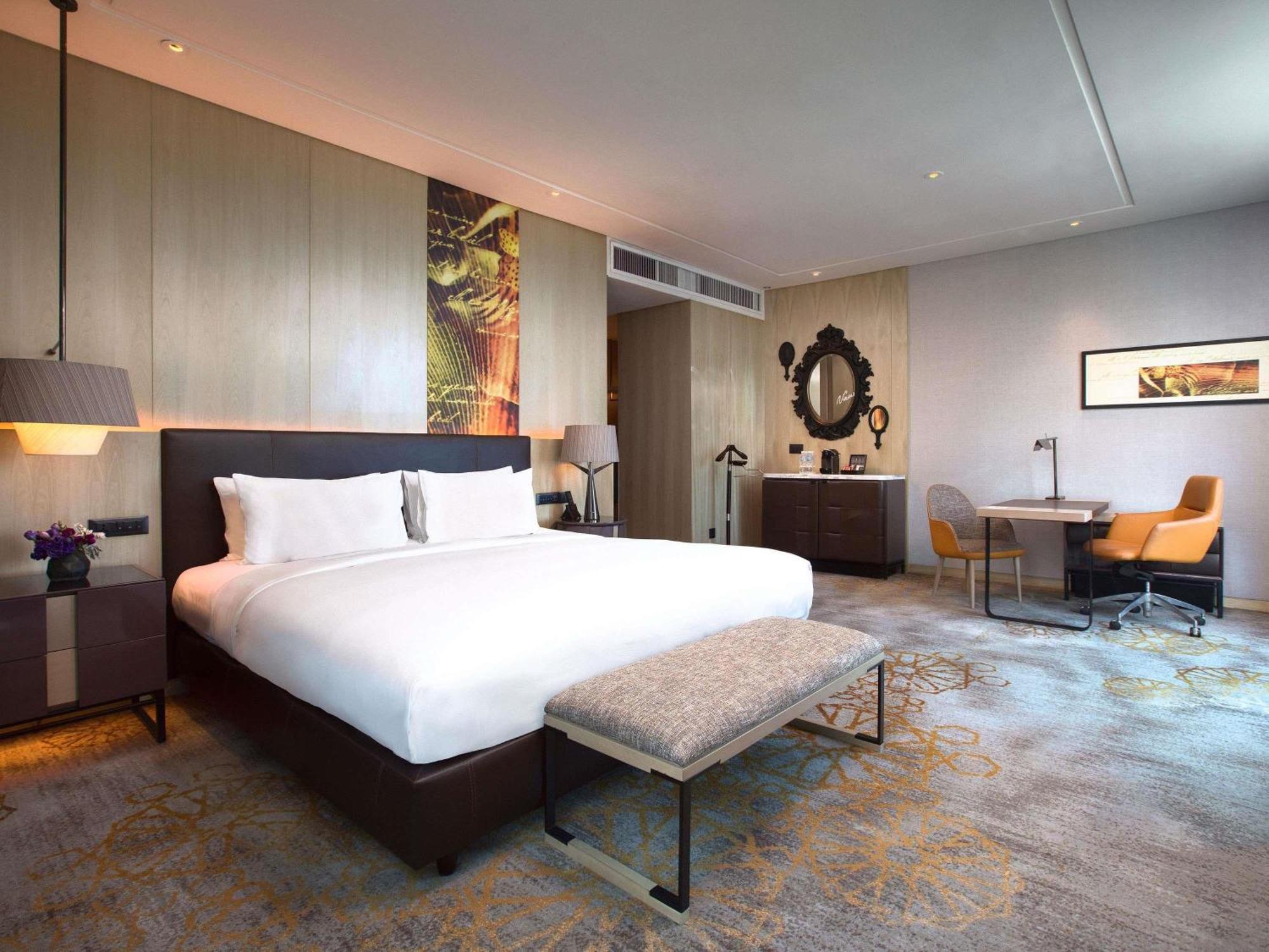 Junior King Suite - Non-Smoking,1717133120:JPEG