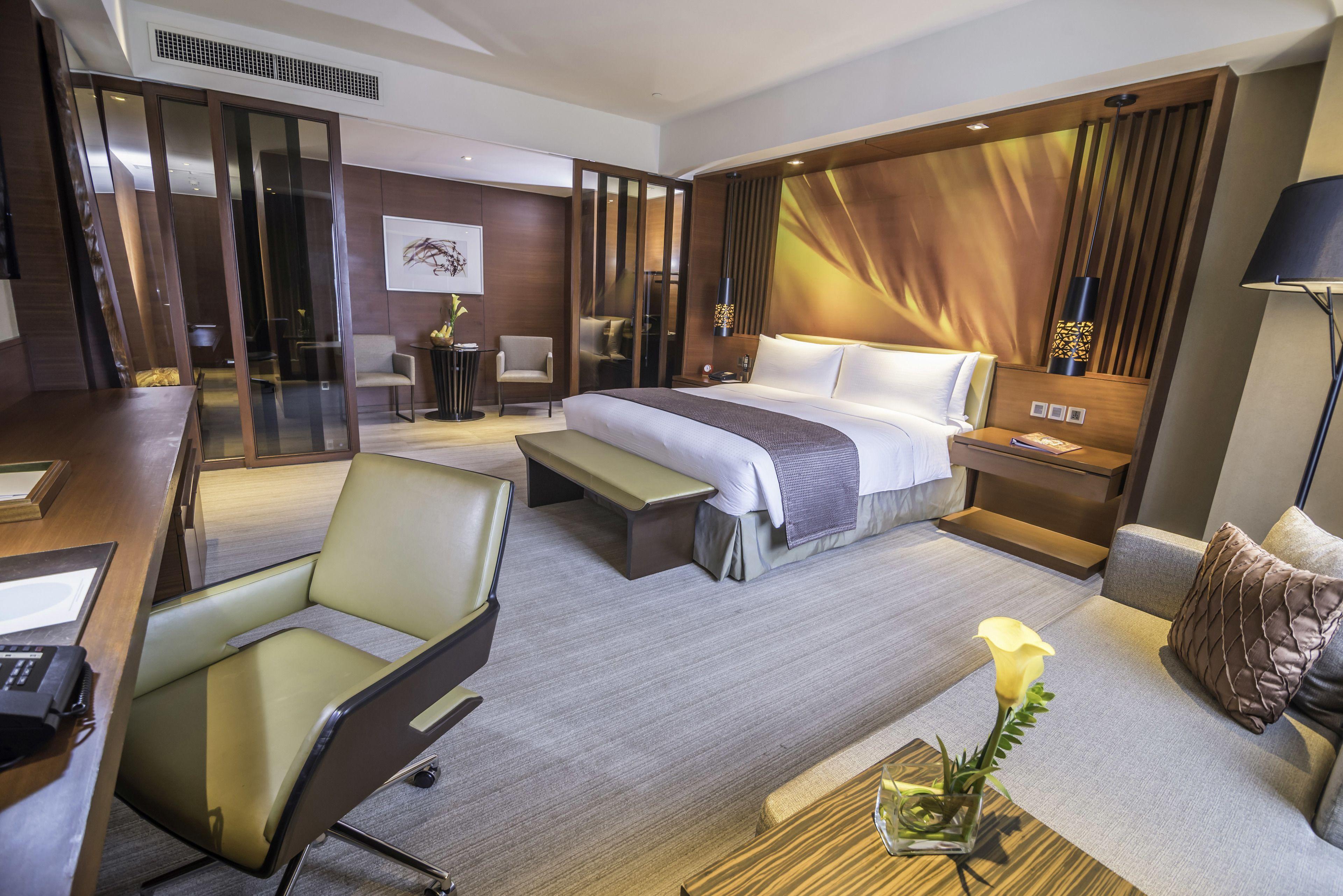 Premier King Room