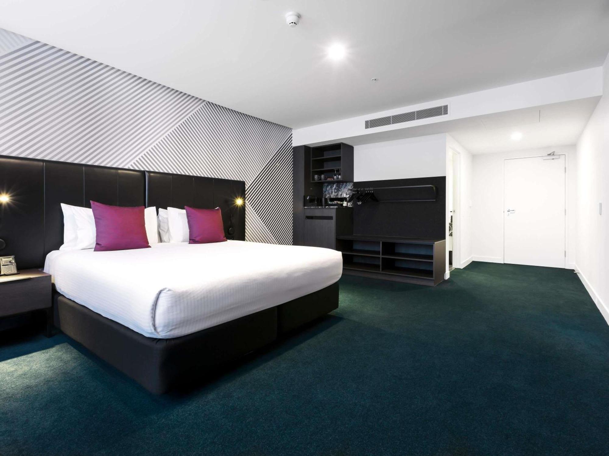 Accessible Superior King Room