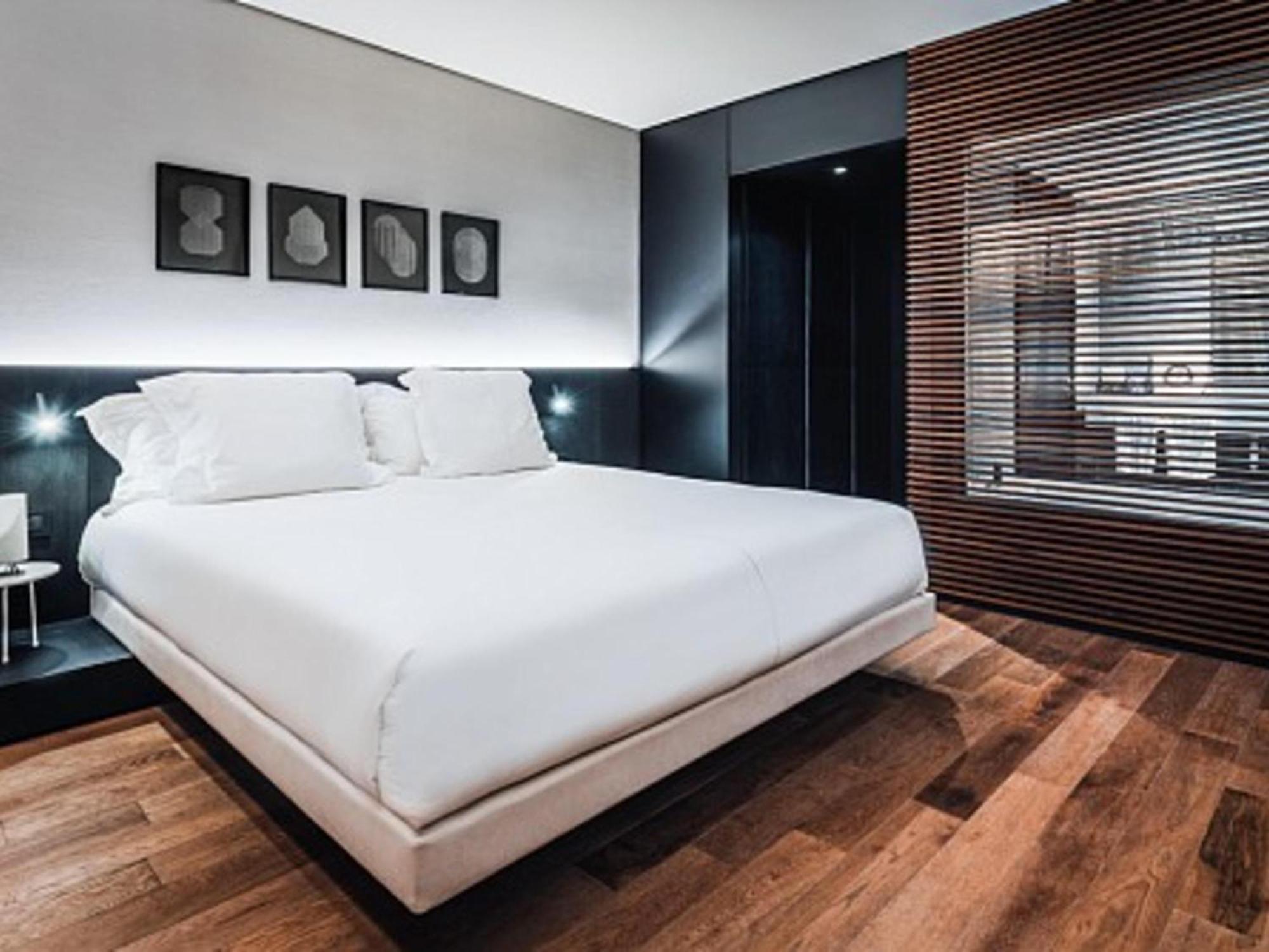 Superior Corner King Room