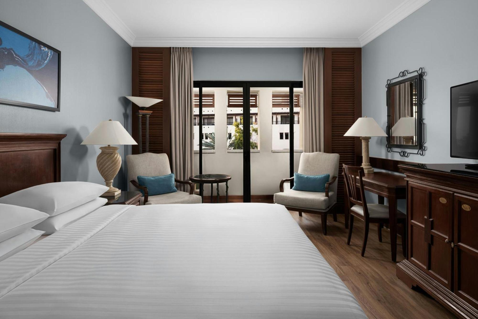 Deluxe Room 1 King