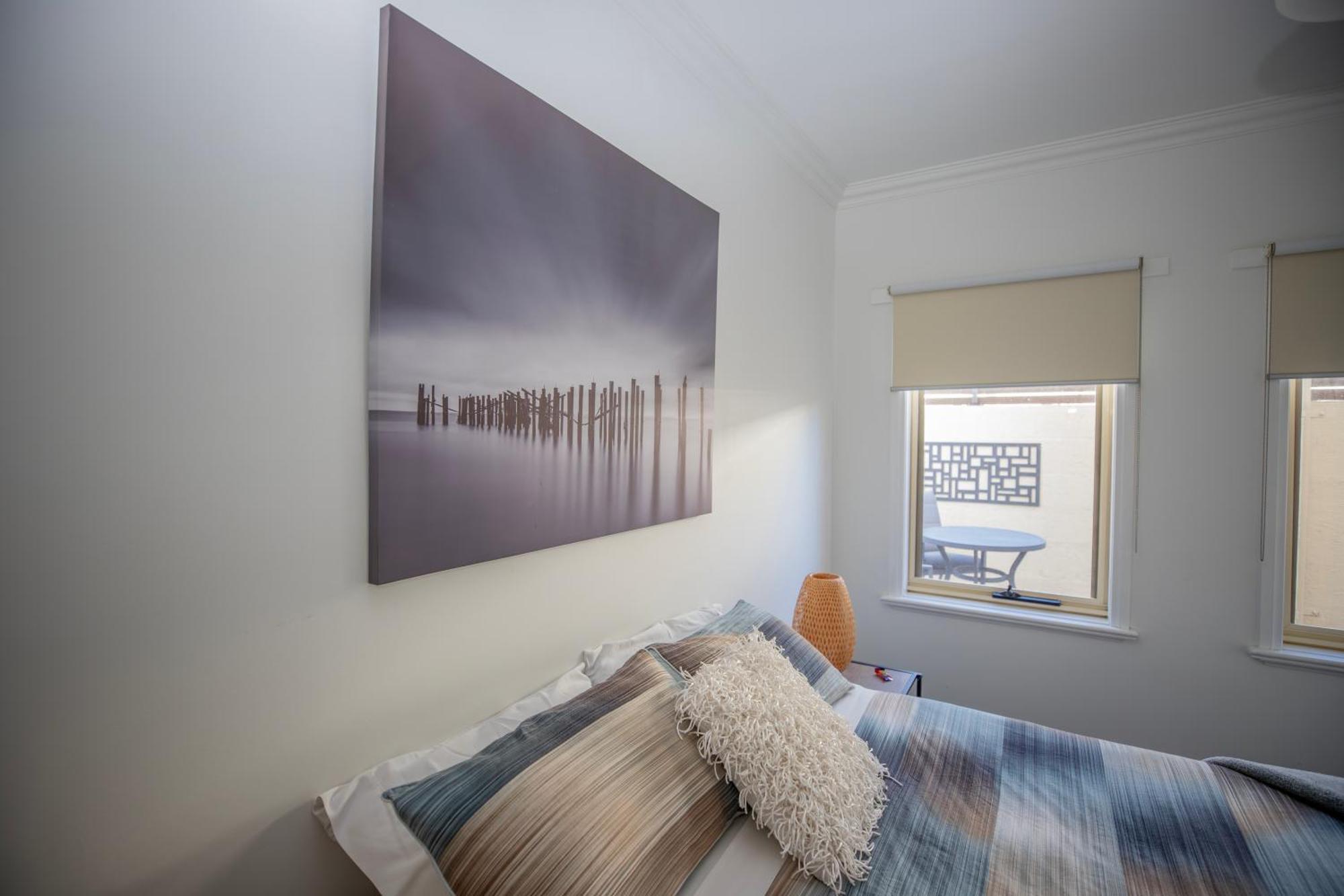 One-Bedroom Apartment Unit 6