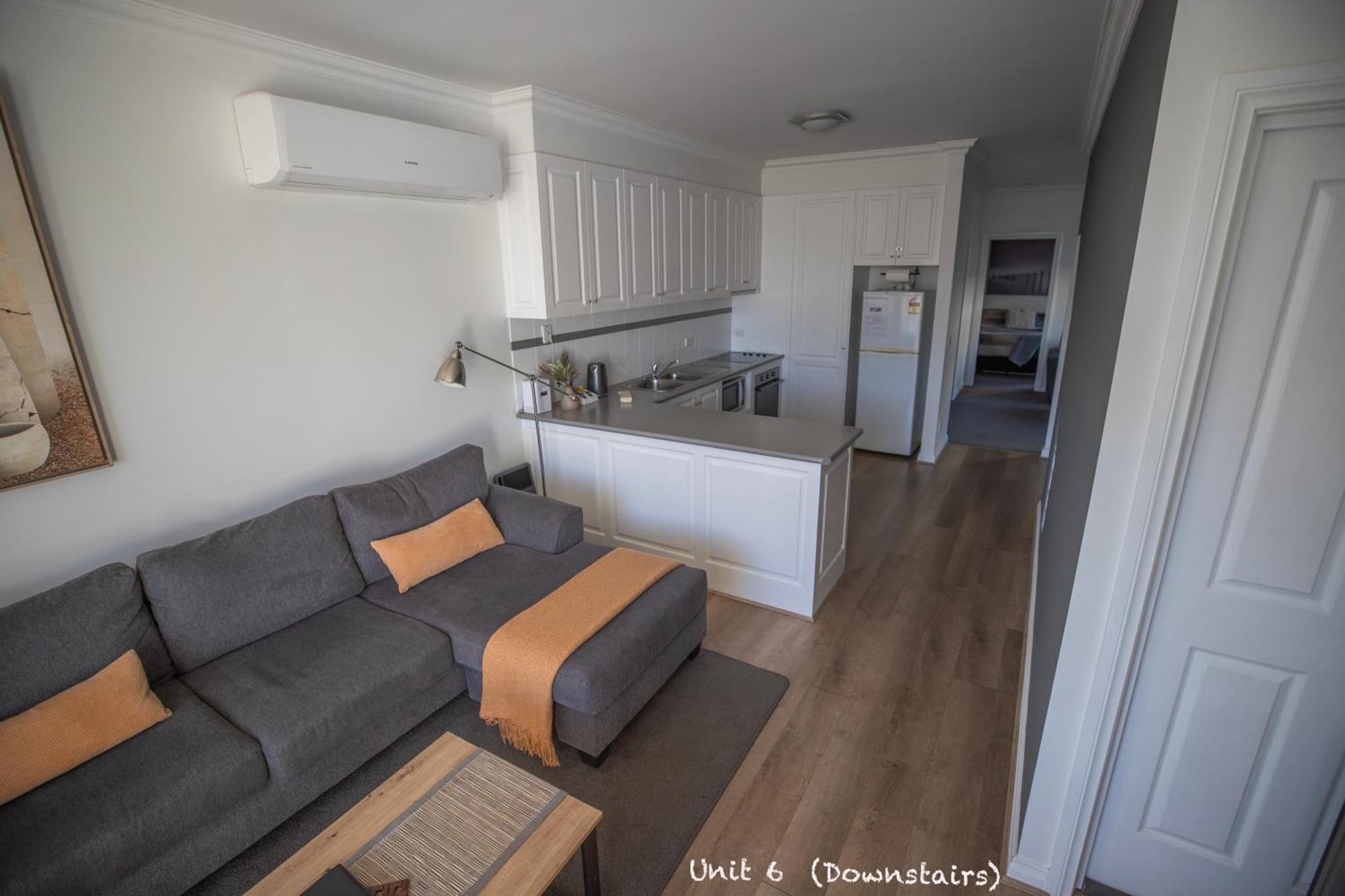 One-Bedroom Apartment Unit 6