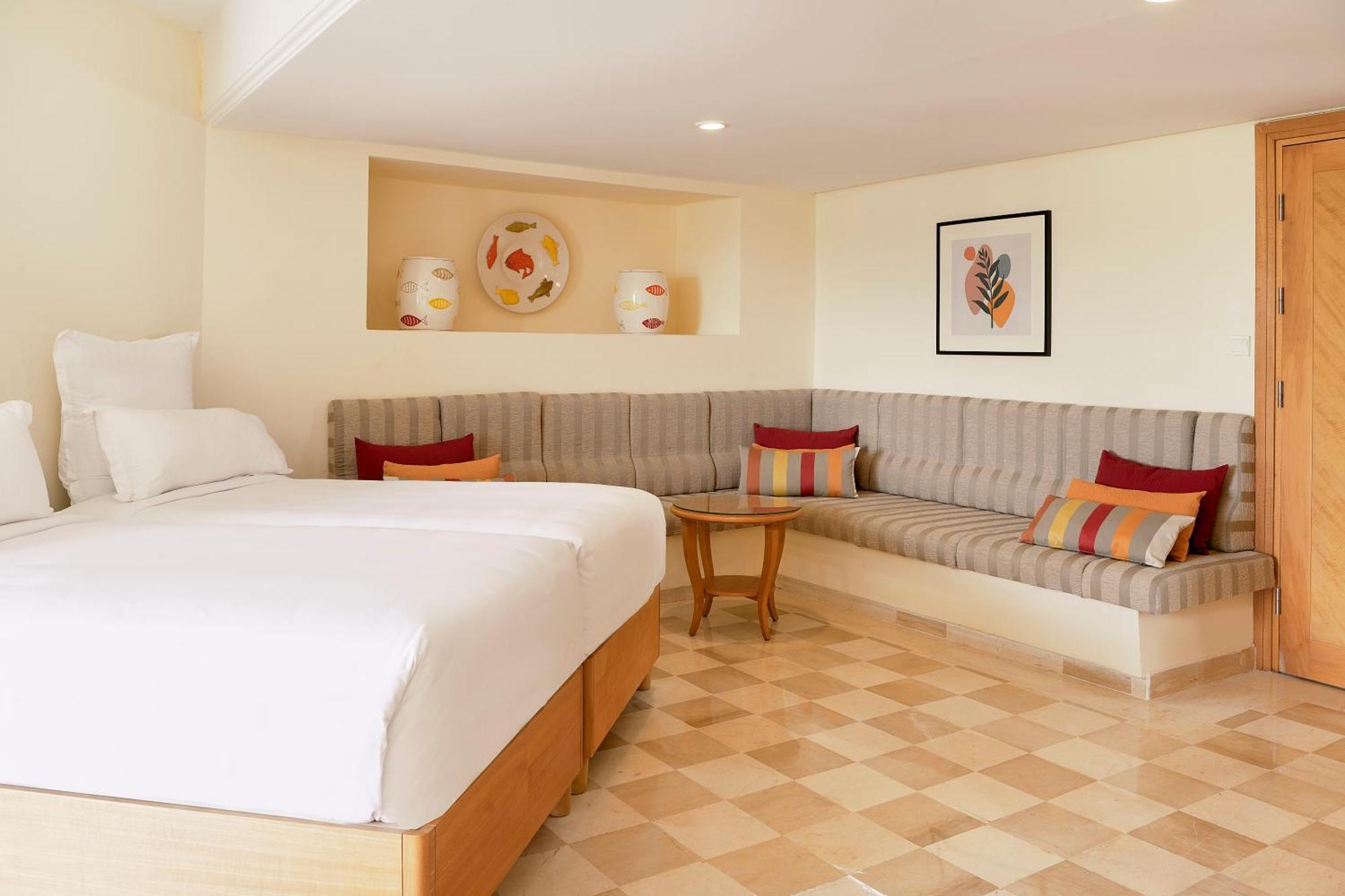 Junior Suite,1722990222:JPEG