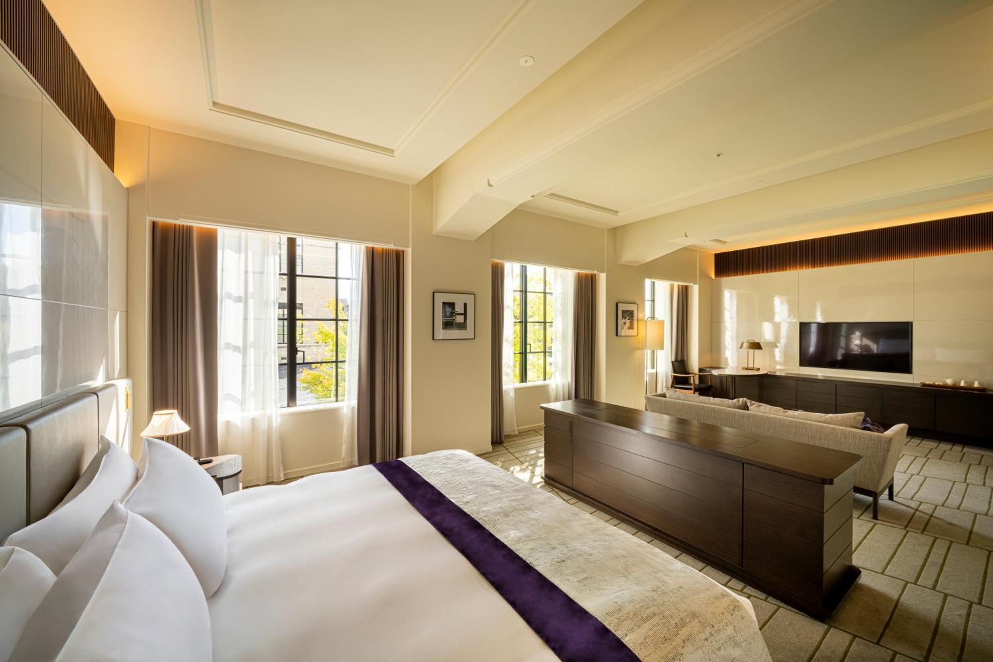 Executive King Room Lounge Access